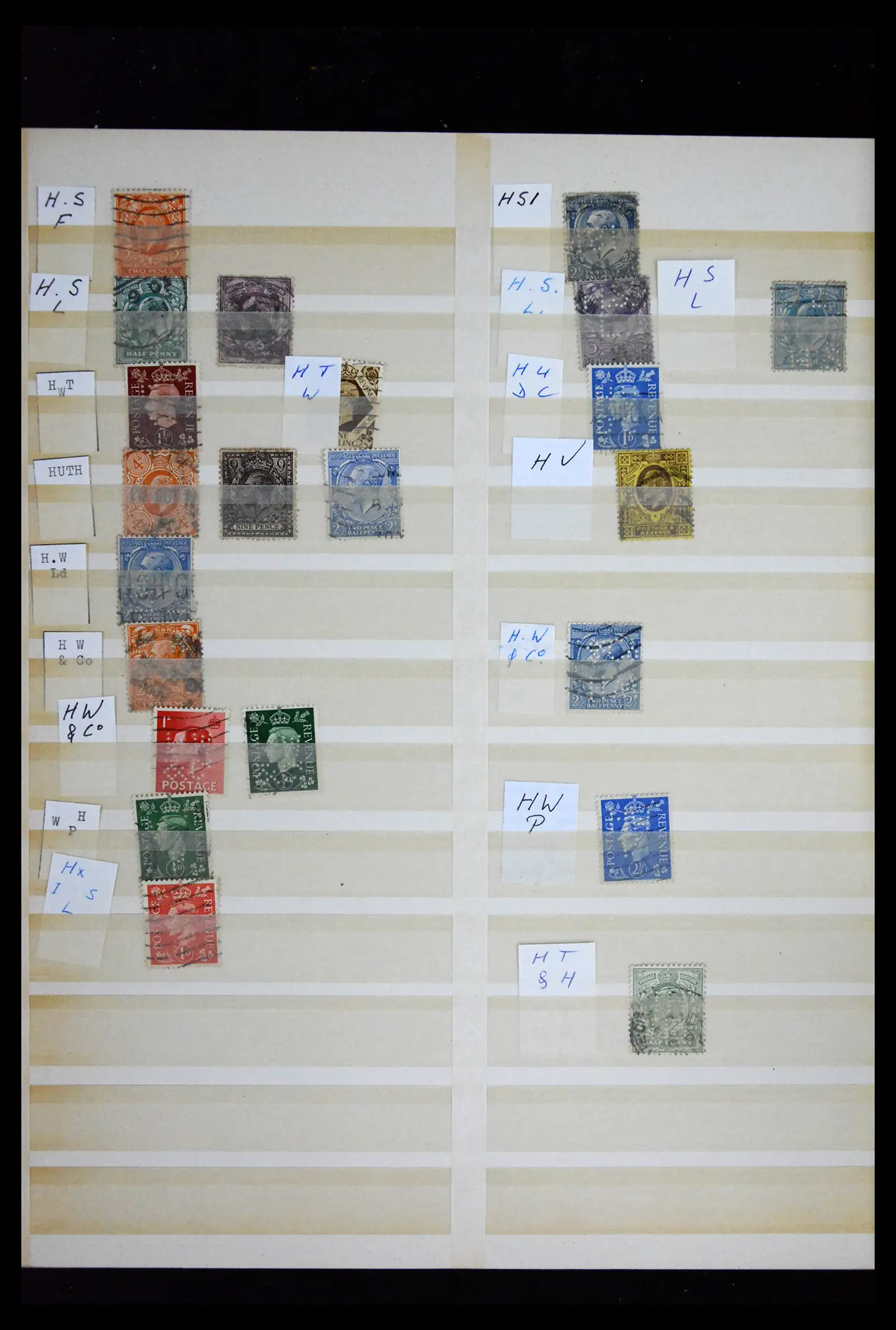 41721 0025 - Stamp collection 41721 Great Britain perfins 1900-1970.