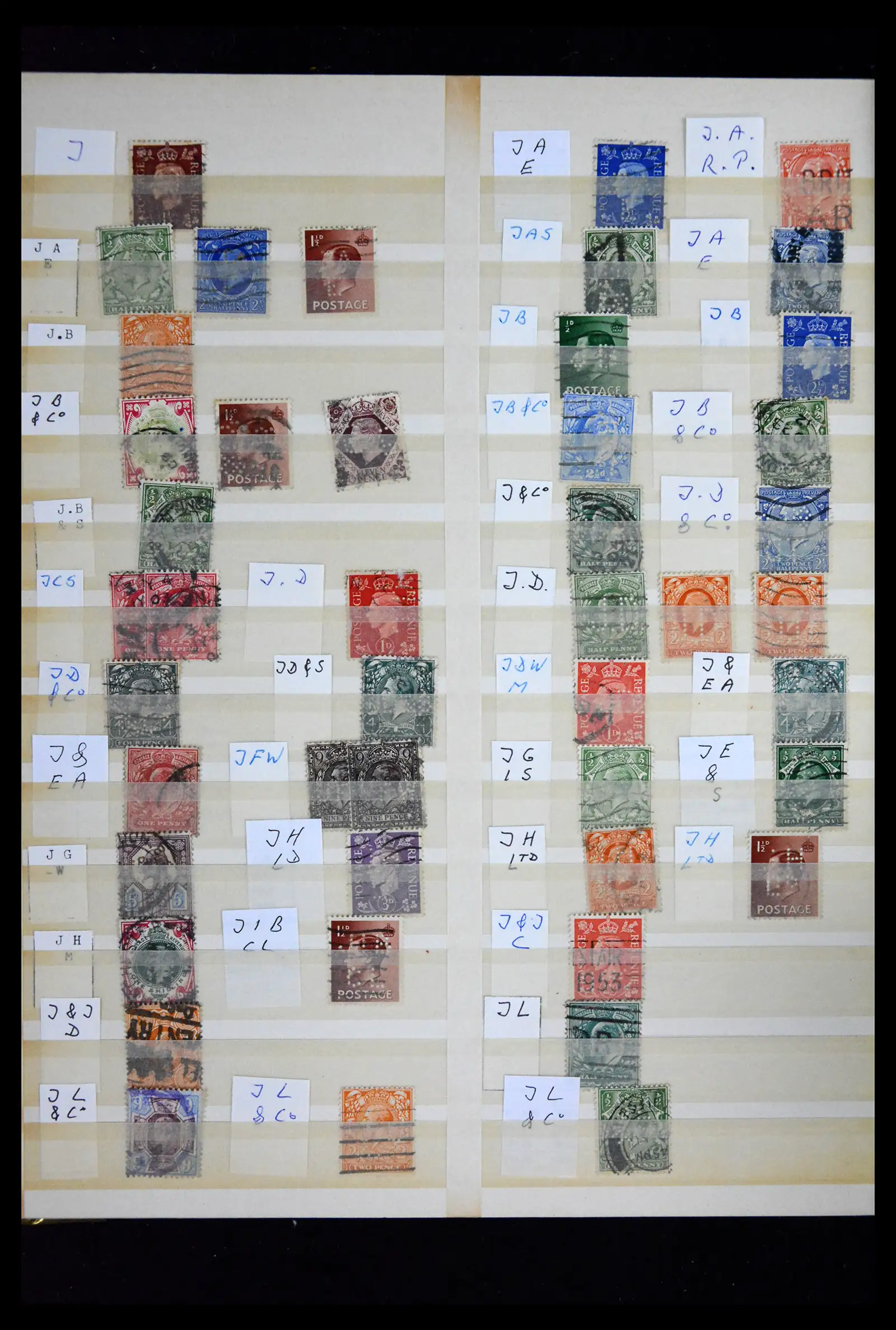 41721 0027 - Stamp collection 41721 Great Britain perfins 1900-1970.