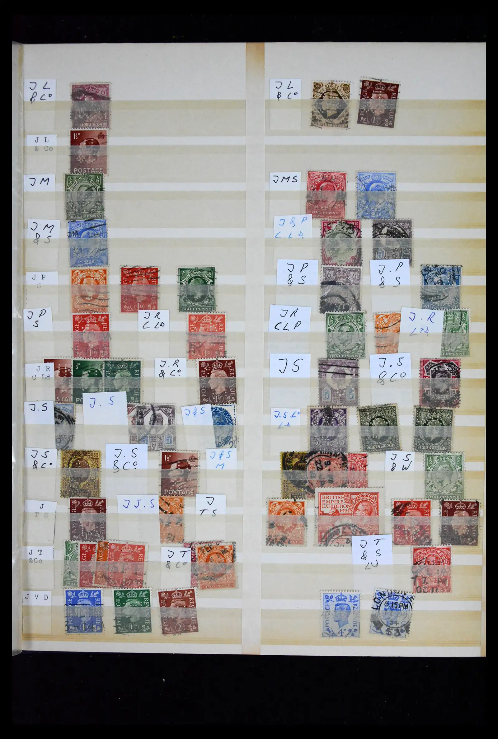 41721 0028 - Stamp collection 41721 Great Britain perfins 1900-1970.