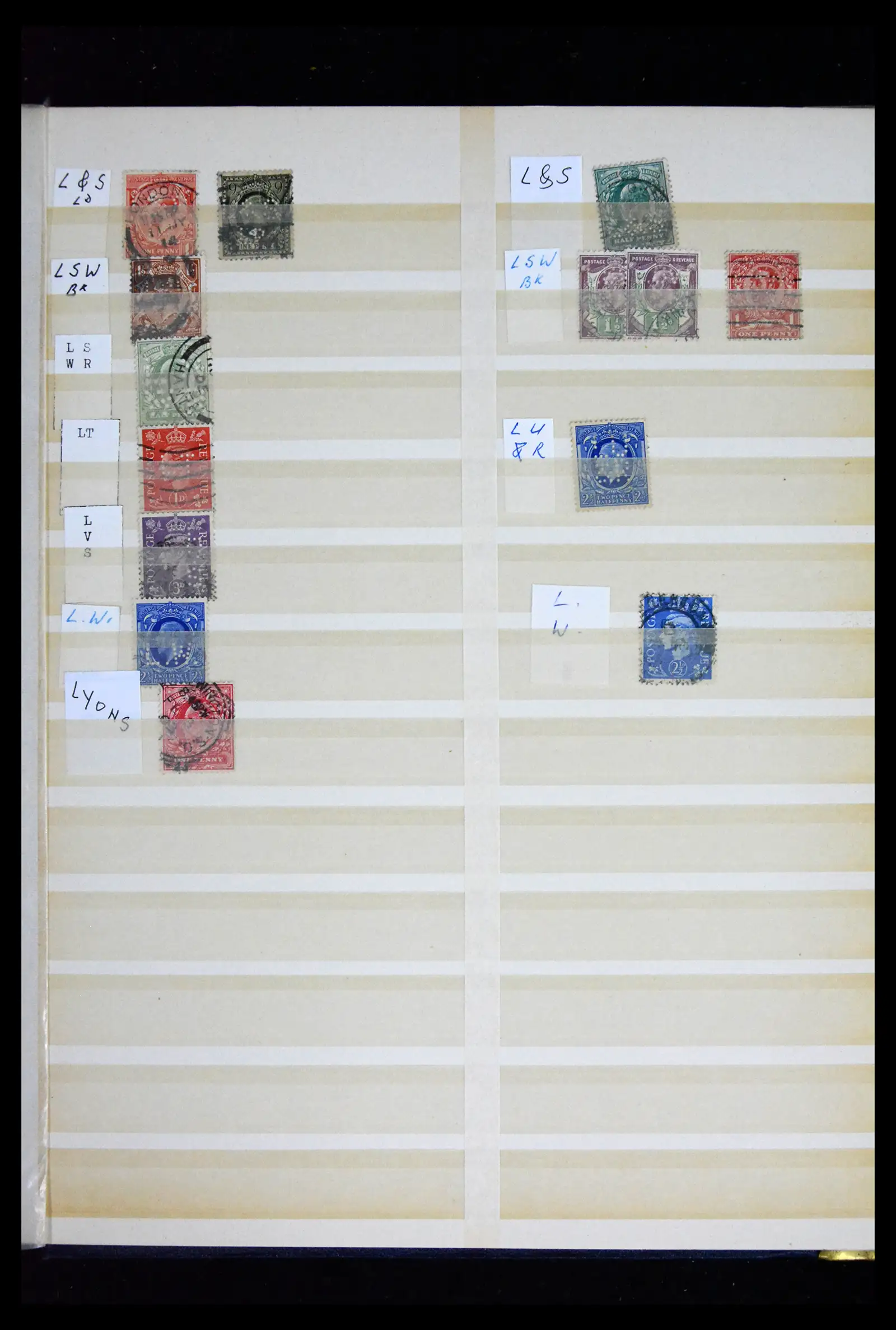 41721 0034 - Stamp collection 41721 Great Britain perfins 1900-1970.