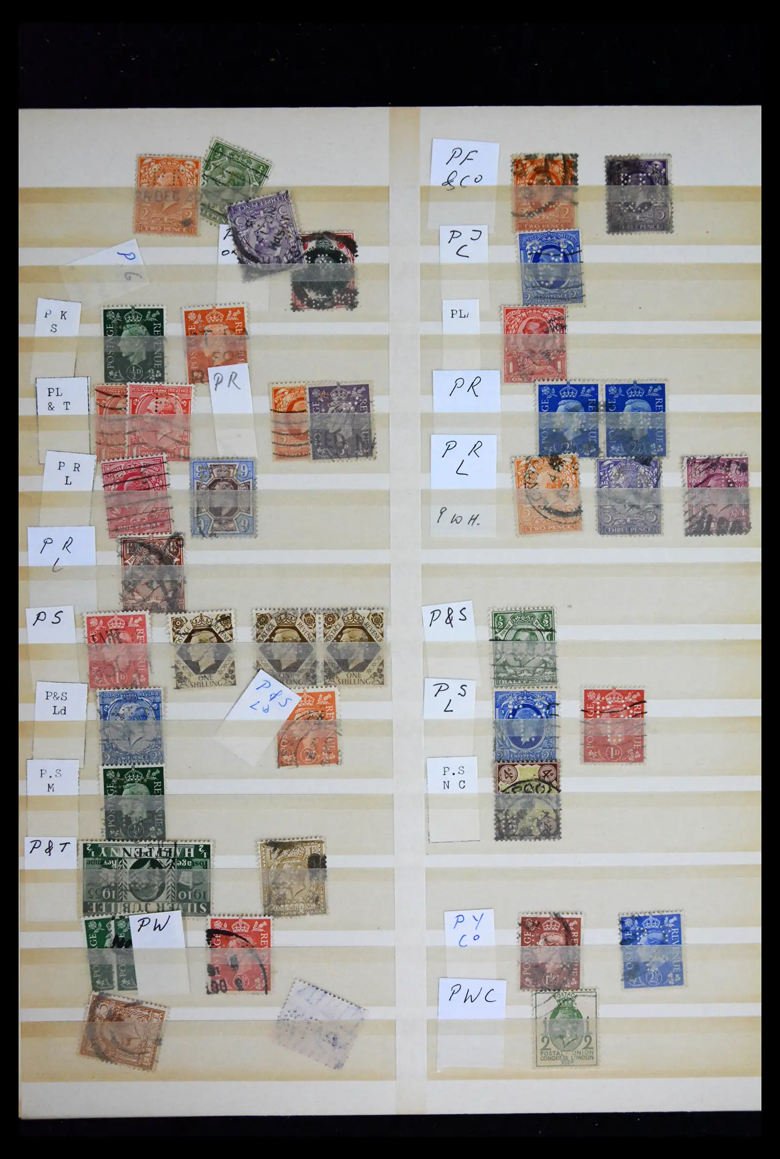 41721 0041 - Stamp collection 41721 Great Britain perfins 1900-1970.