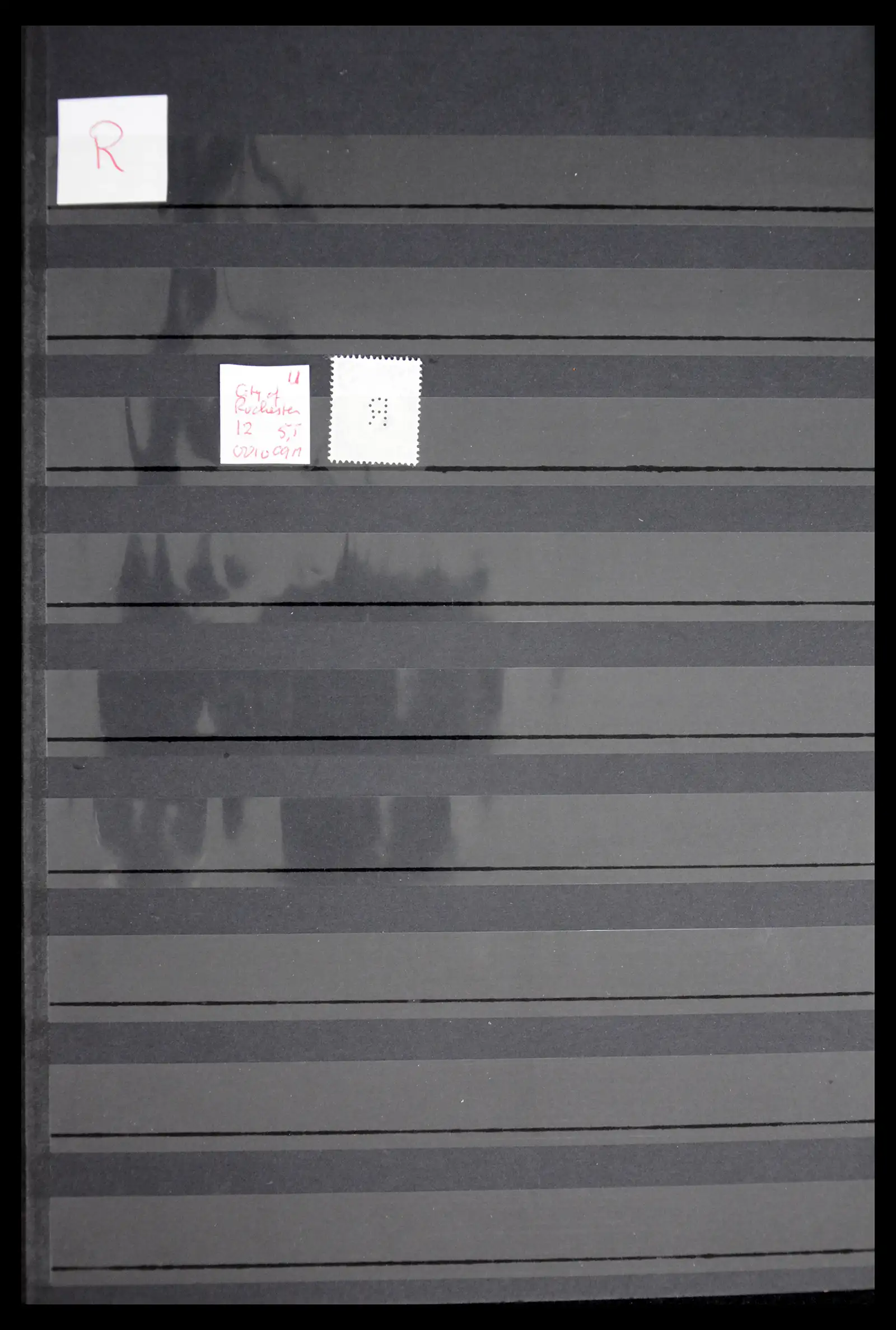 41721 0055 - Stamp collection 41721 Great Britain perfins 1900-1970.