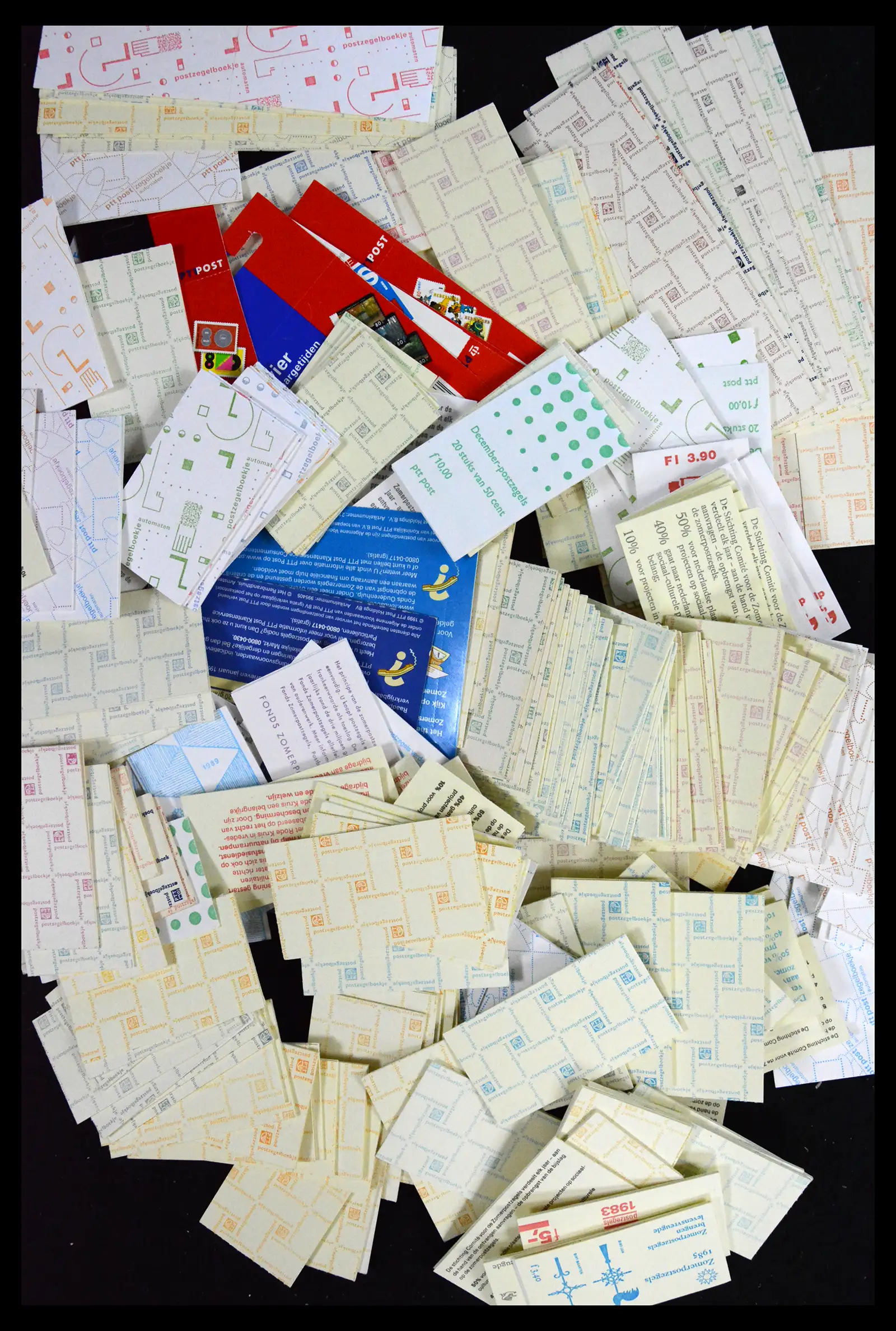 41728 0005 - Postzegelverzameling 41728 Nederland postzegelboekjes 1964-2000.