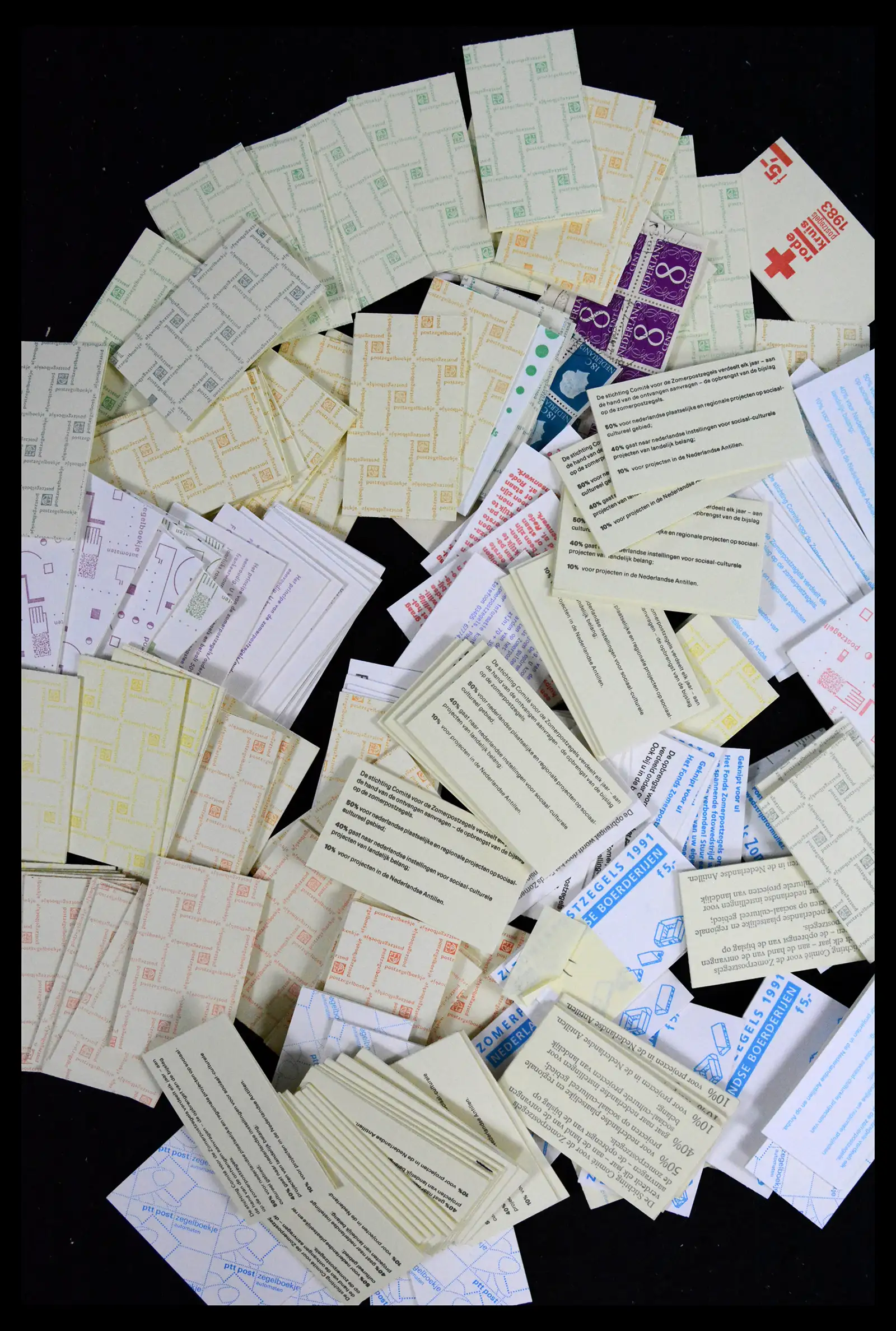 41728 0010 - Postzegelverzameling 41728 Nederland postzegelboekjes 1964-2000.