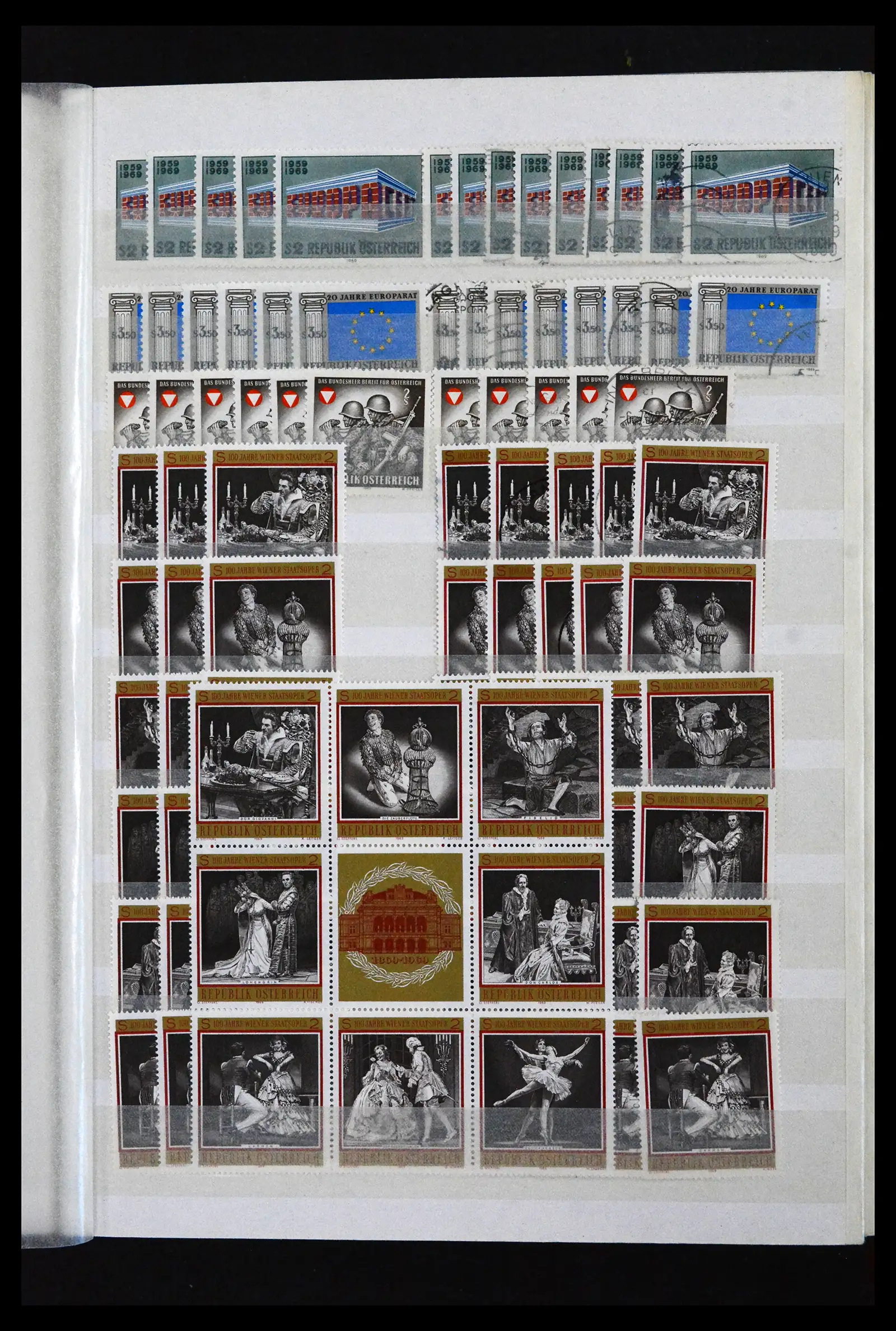 41939 0013 - Stamp collection 41939 Austria stock 1965-2001.