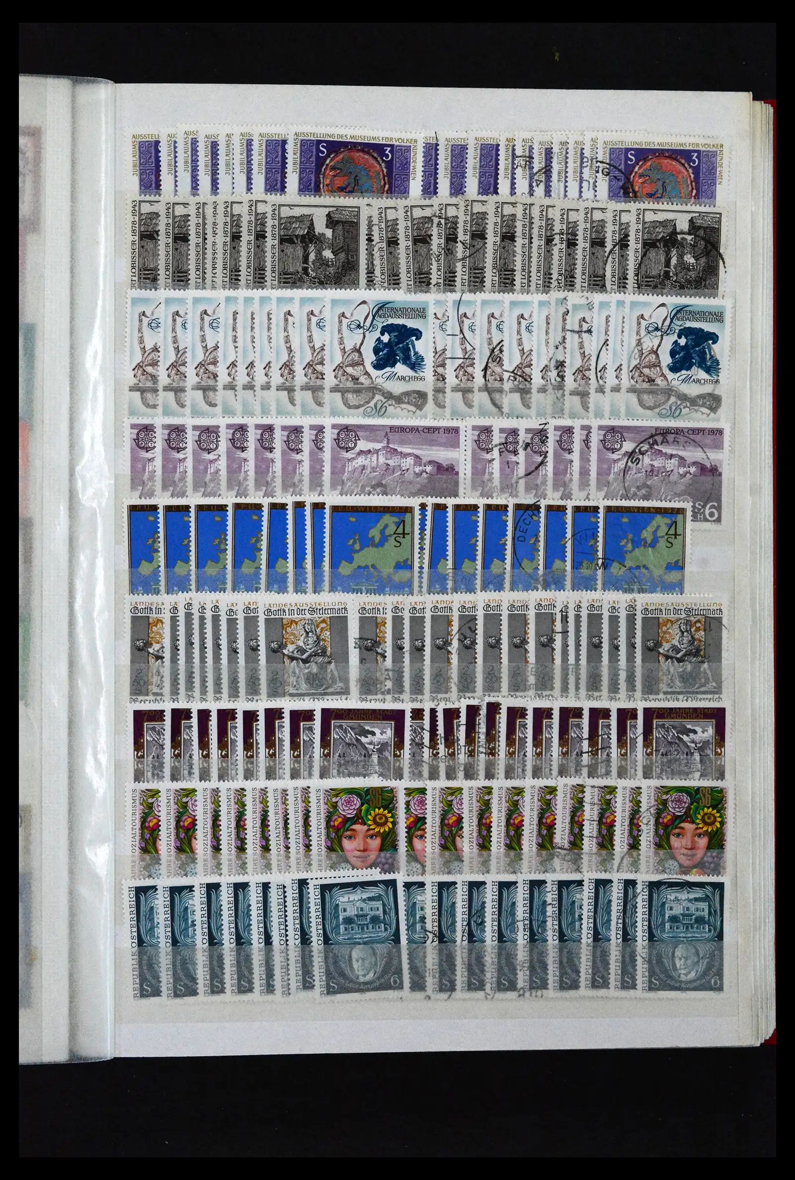 41939 0045 - Postzegelverzameling 41939 Oostenrijk voorraad 1965-2001.