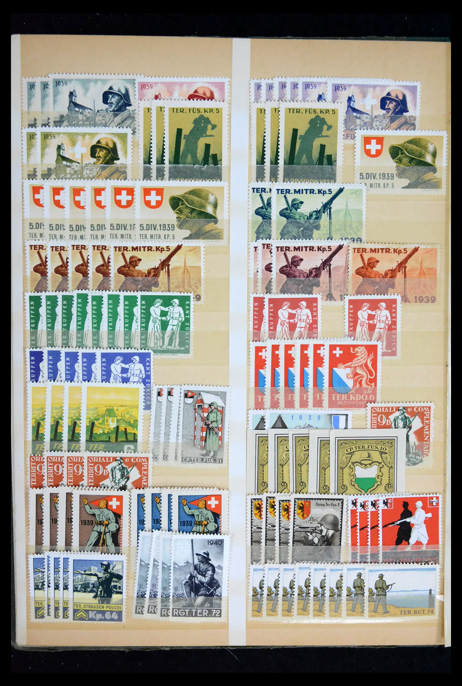 42012 0042 - Postzegelverzameling 42012 Zwitserland soldatenzegels 1914-1945.