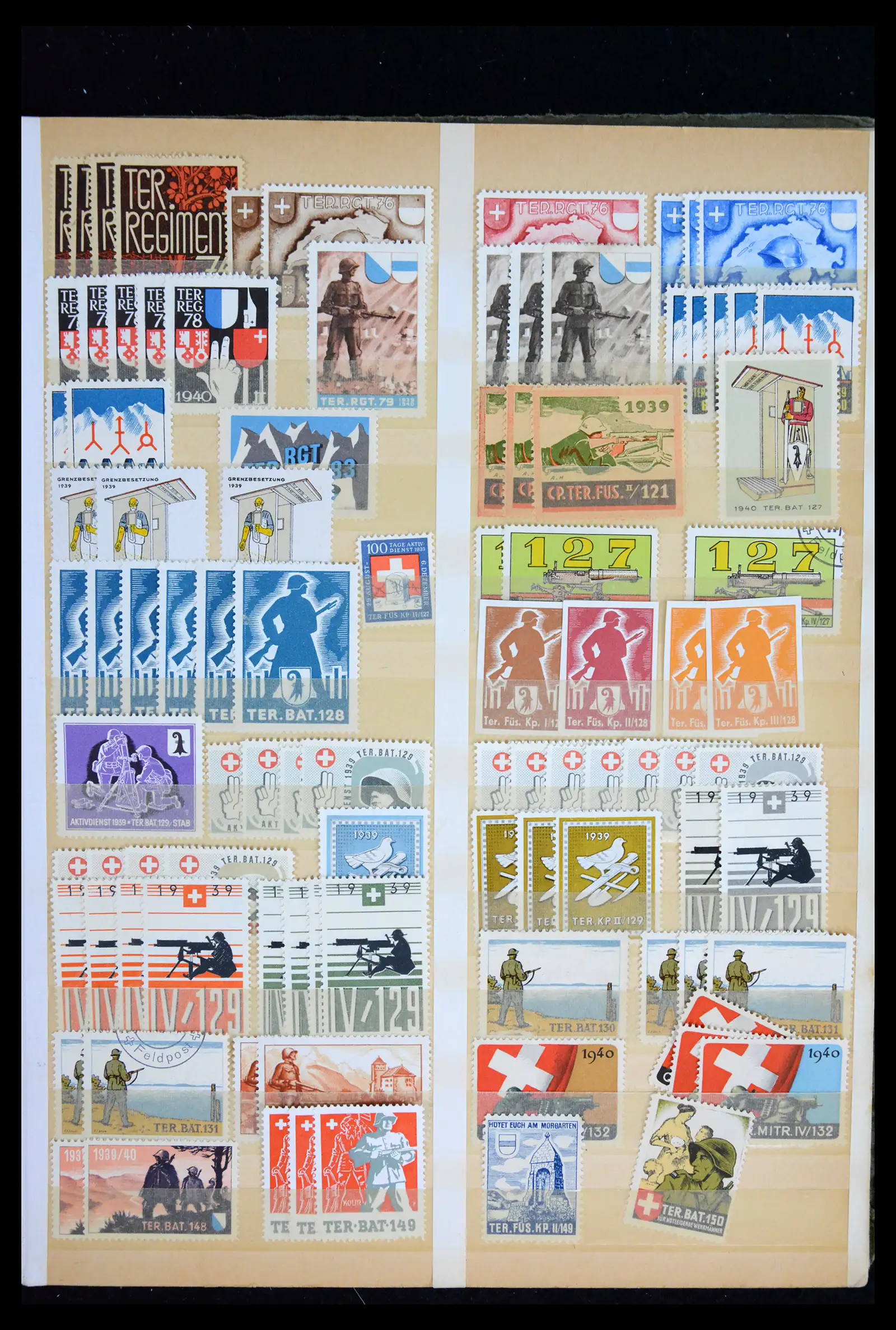42012 0043 - Postzegelverzameling 42012 Zwitserland soldatenzegels 1914-1945.