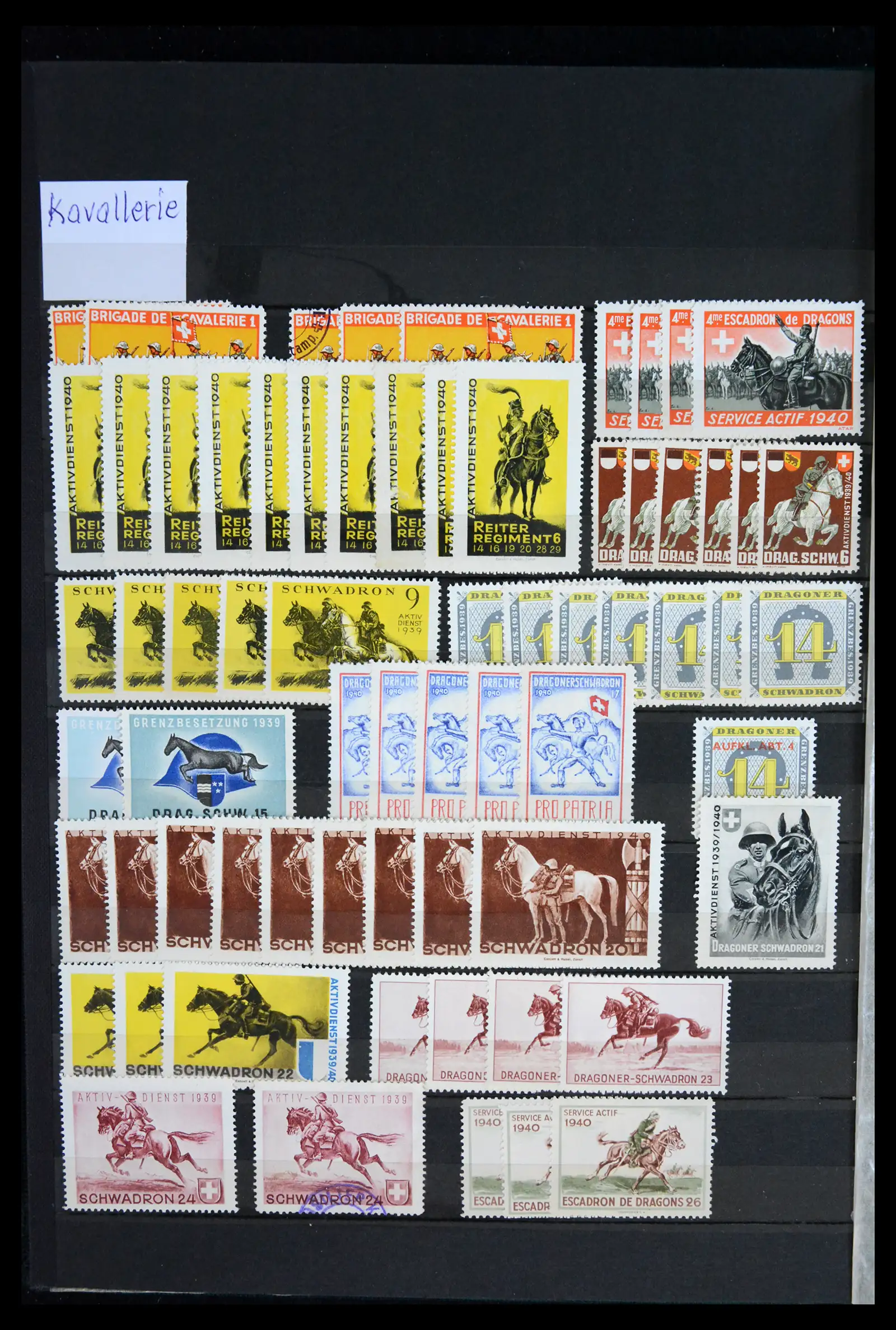 42012 0061 - Postzegelverzameling 42012 Zwitserland soldatenzegels 1914-1945.