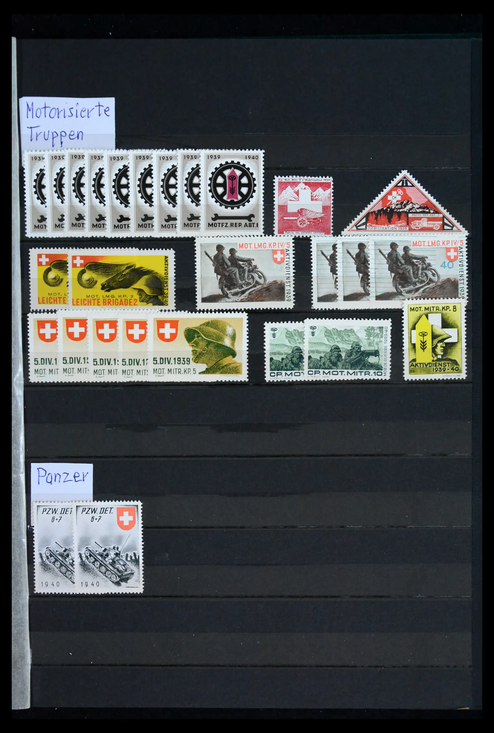 42012 0064 - Postzegelverzameling 42012 Zwitserland soldatenzegels 1914-1945.