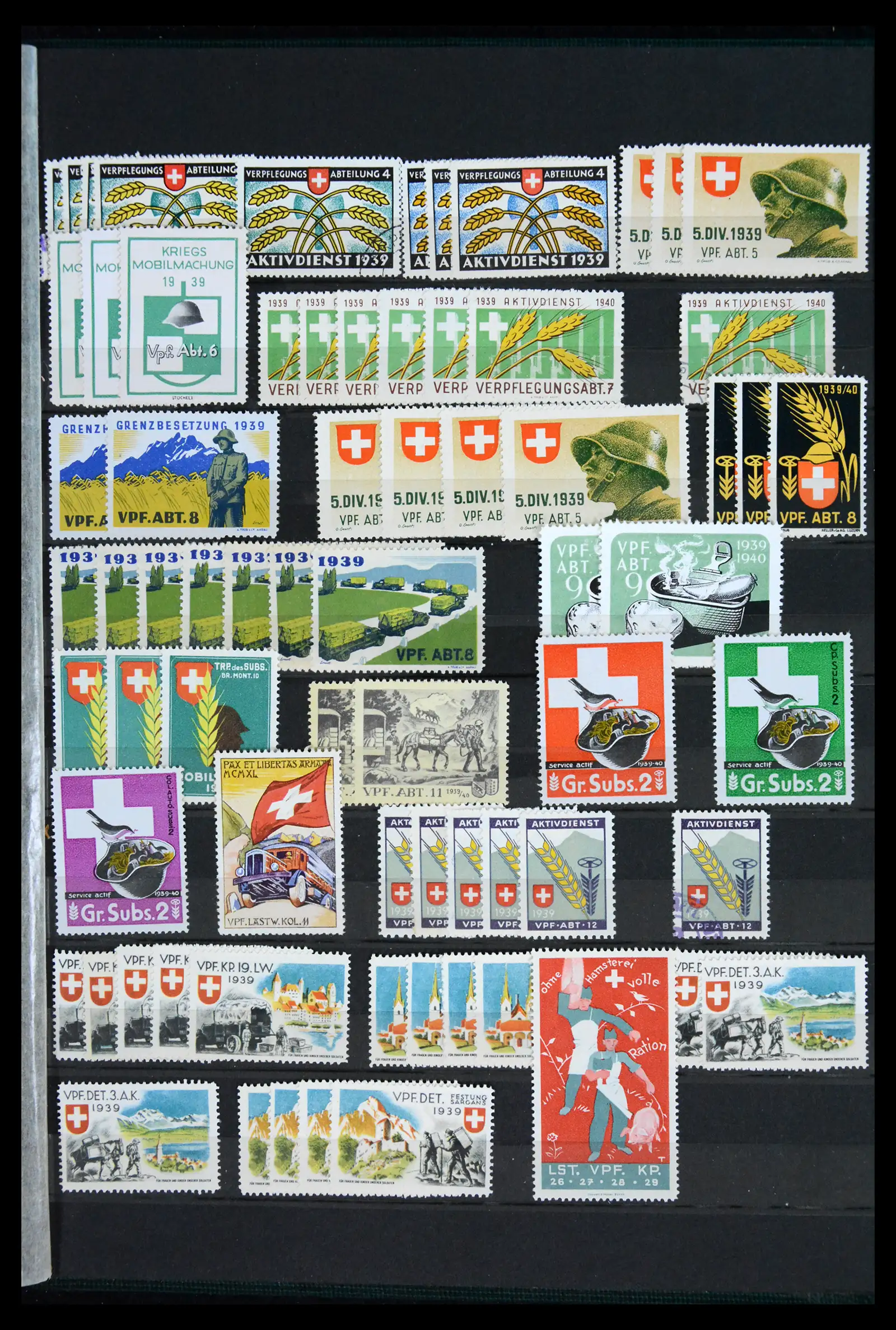 42012 0074 - Postzegelverzameling 42012 Zwitserland soldatenzegels 1914-1945.