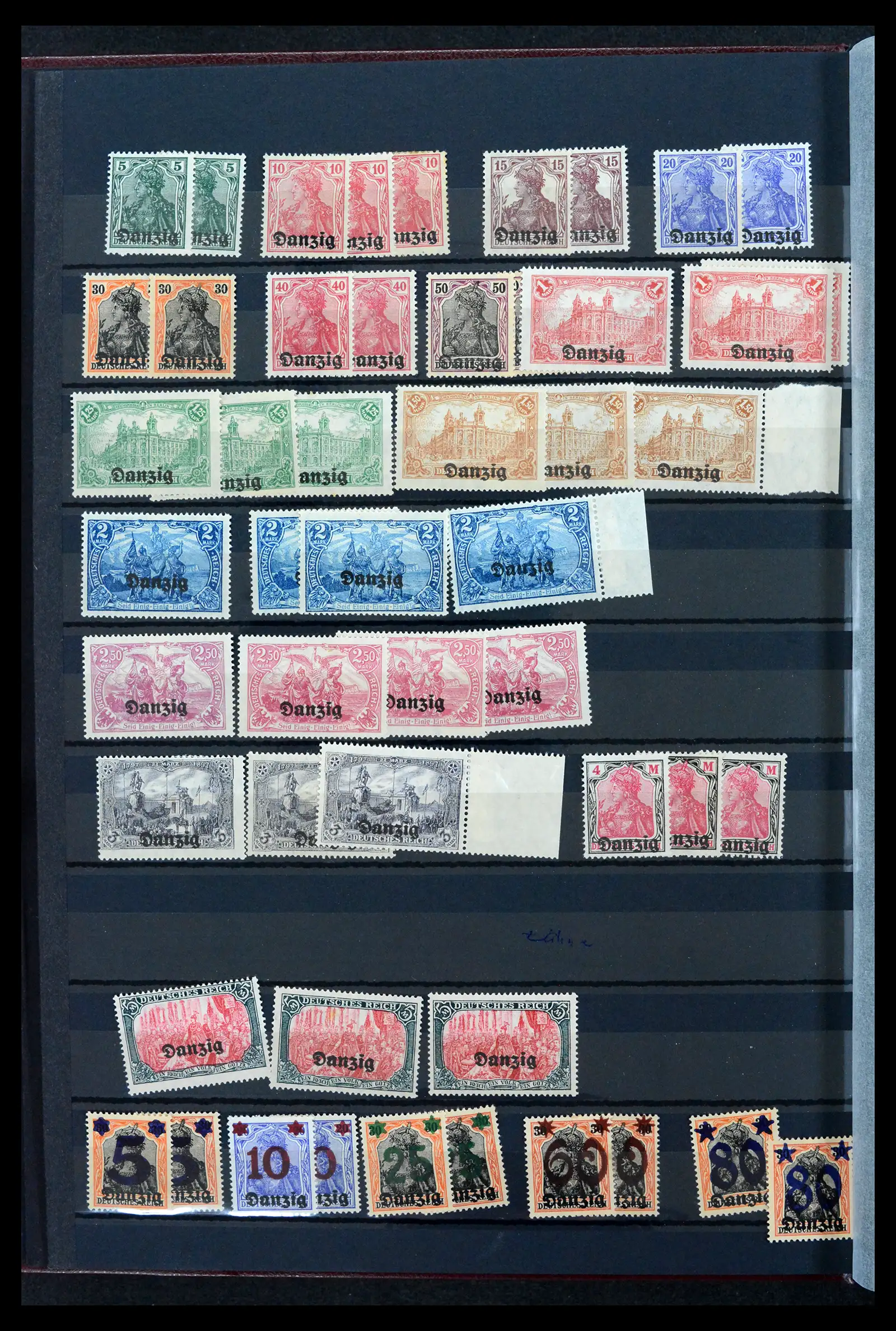 42037 0001 - Postzegelverzameling 42037 Danzig/Memel gespecialiseerd 1920-1939.