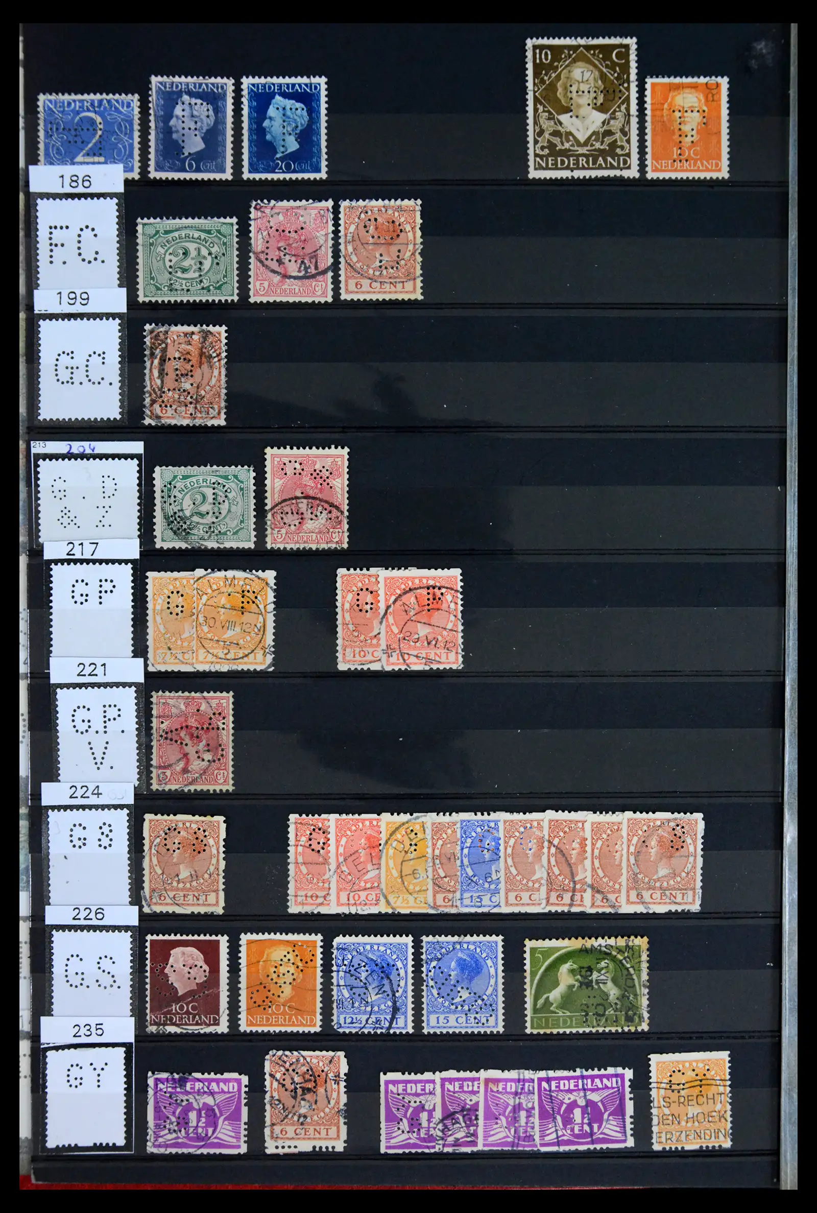 42202 0006 - Postzegelverzameling 42202 Nederland perfins 1891-1960.