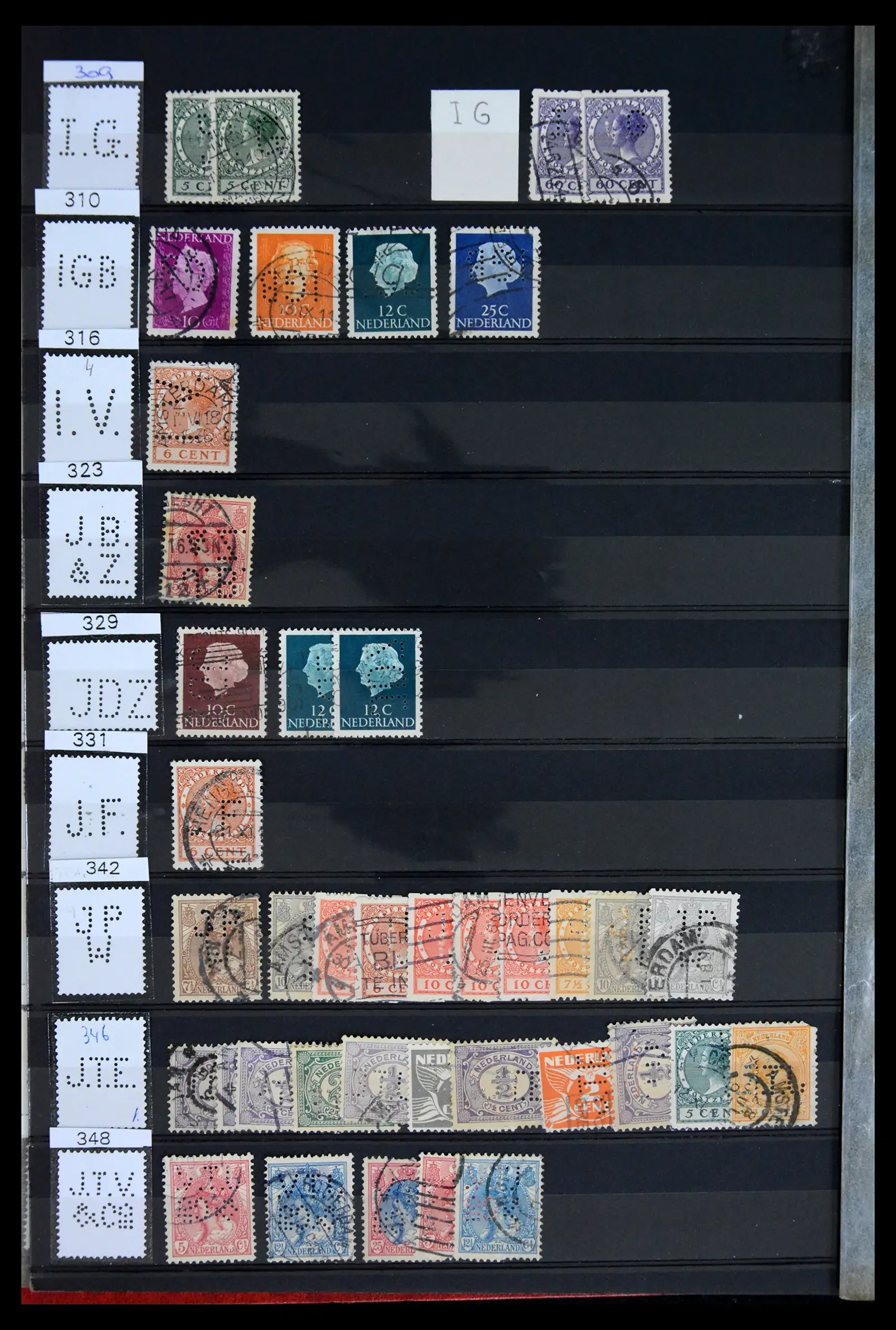 42202 0010 - Postzegelverzameling 42202 Nederland perfins 1891-1960.