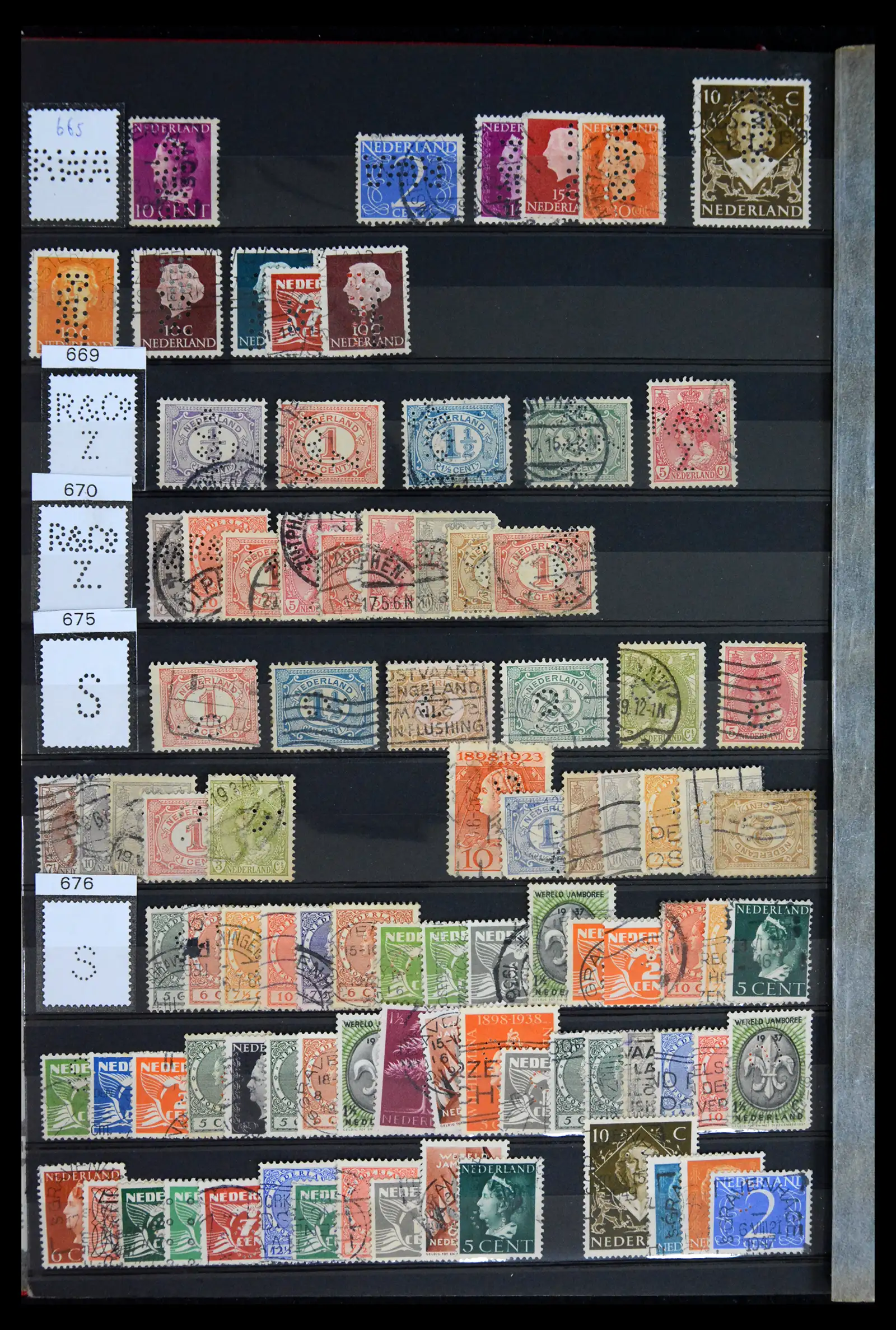 42202 0022 - Postzegelverzameling 42202 Nederland perfins 1891-1960.