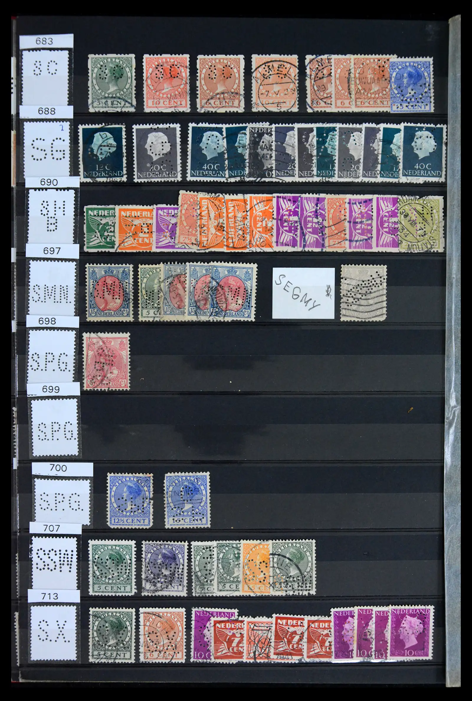 42202 0024 - Postzegelverzameling 42202 Nederland perfins 1891-1960.