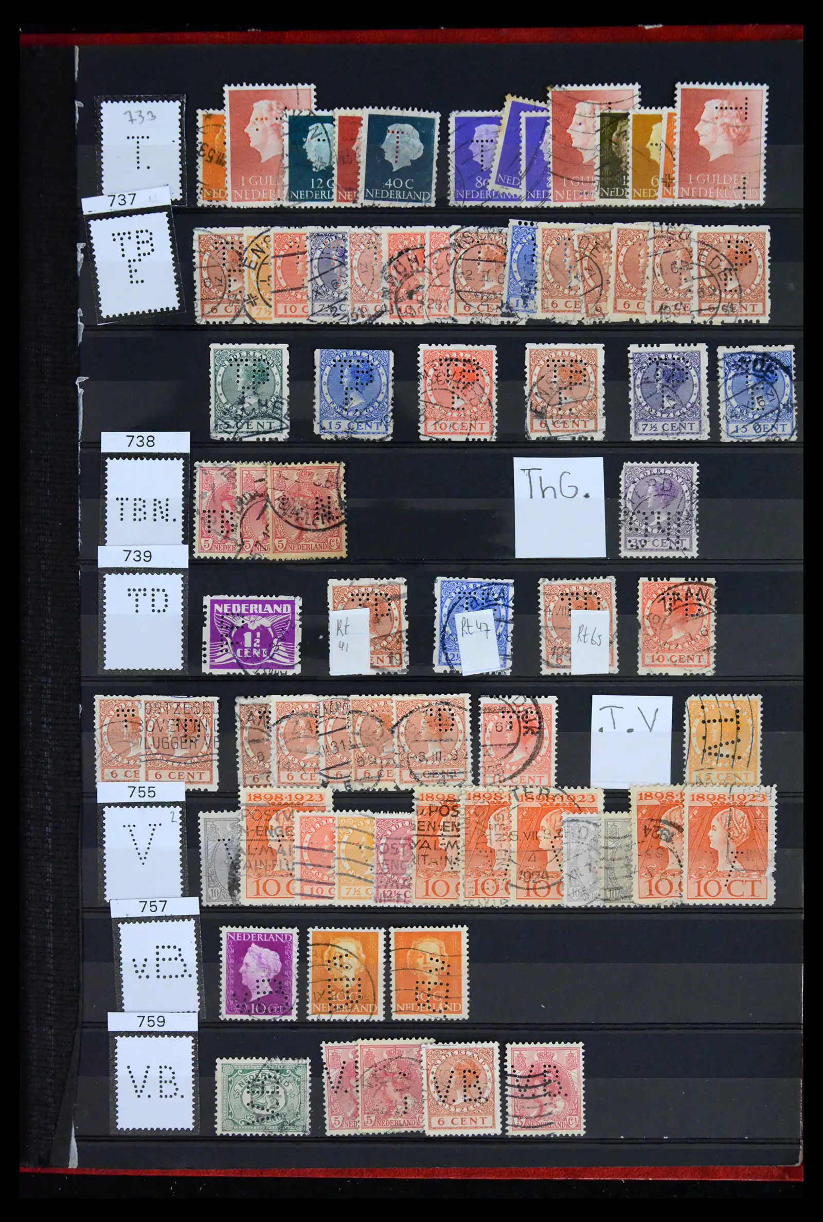 42202 0027 - Postzegelverzameling 42202 Nederland perfins 1891-1960.