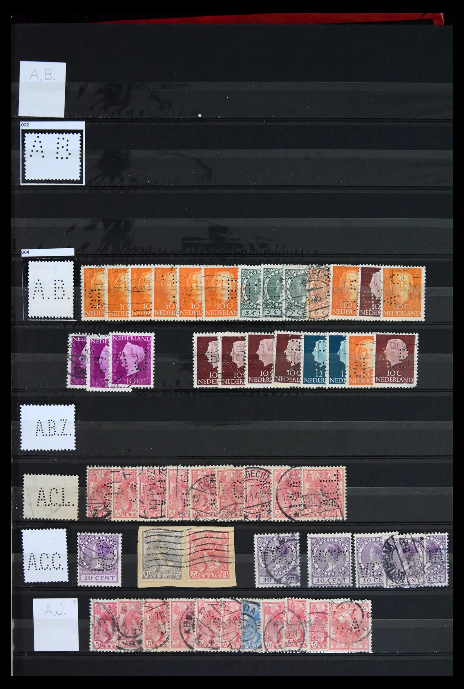 42202 0033 - Postzegelverzameling 42202 Nederland perfins 1891-1960.