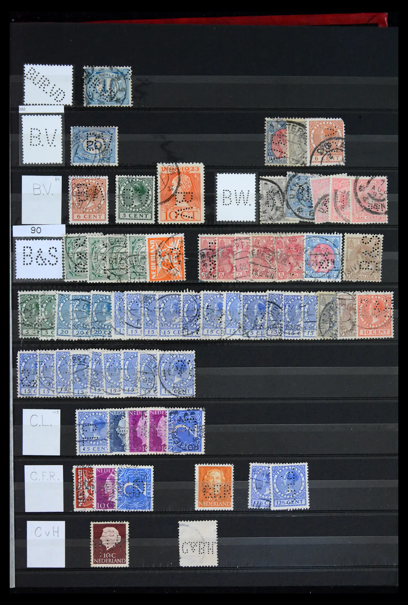 42202 0037 - Postzegelverzameling 42202 Nederland perfins 1891-1960.