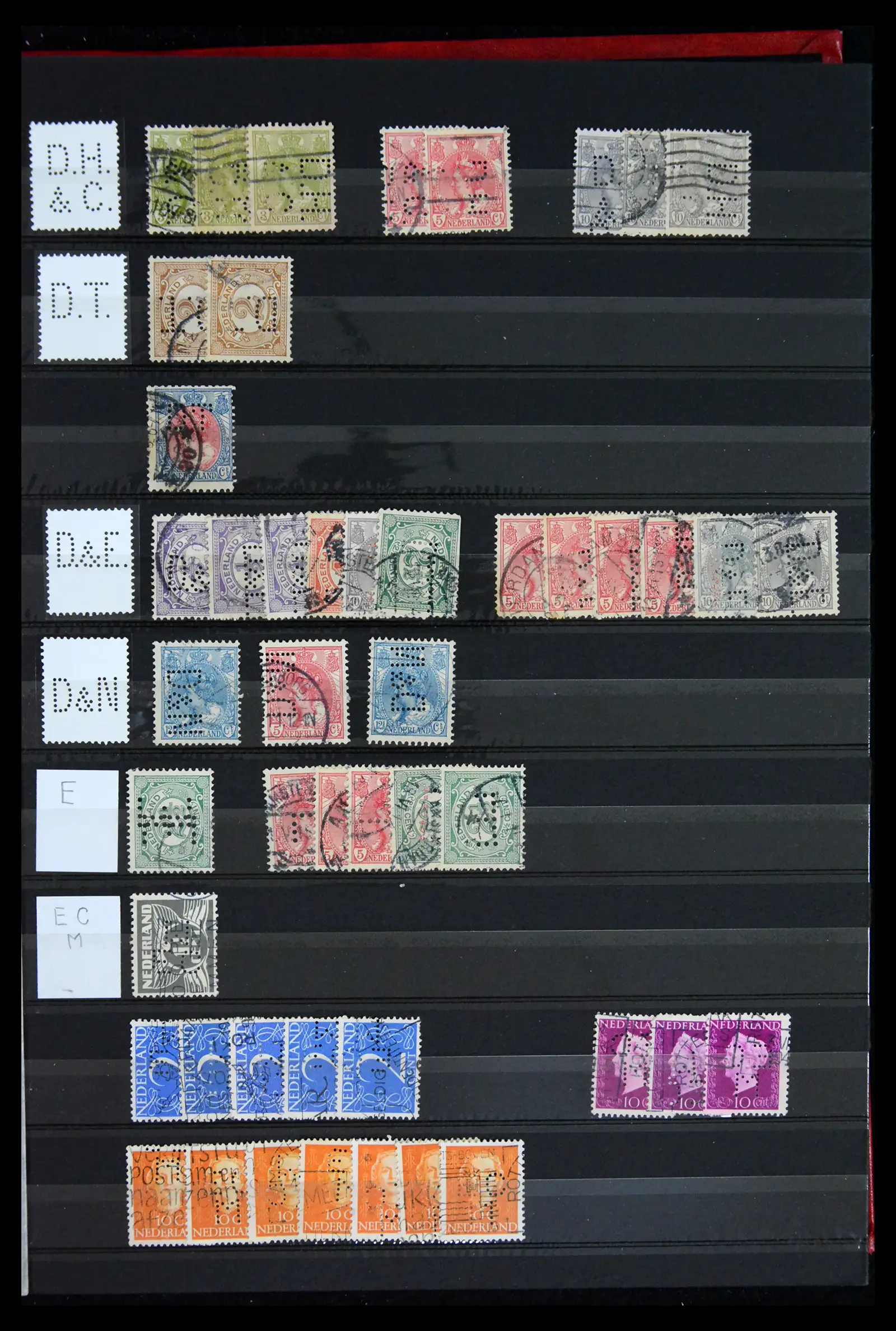 42202 0041 - Postzegelverzameling 42202 Nederland perfins 1891-1960.