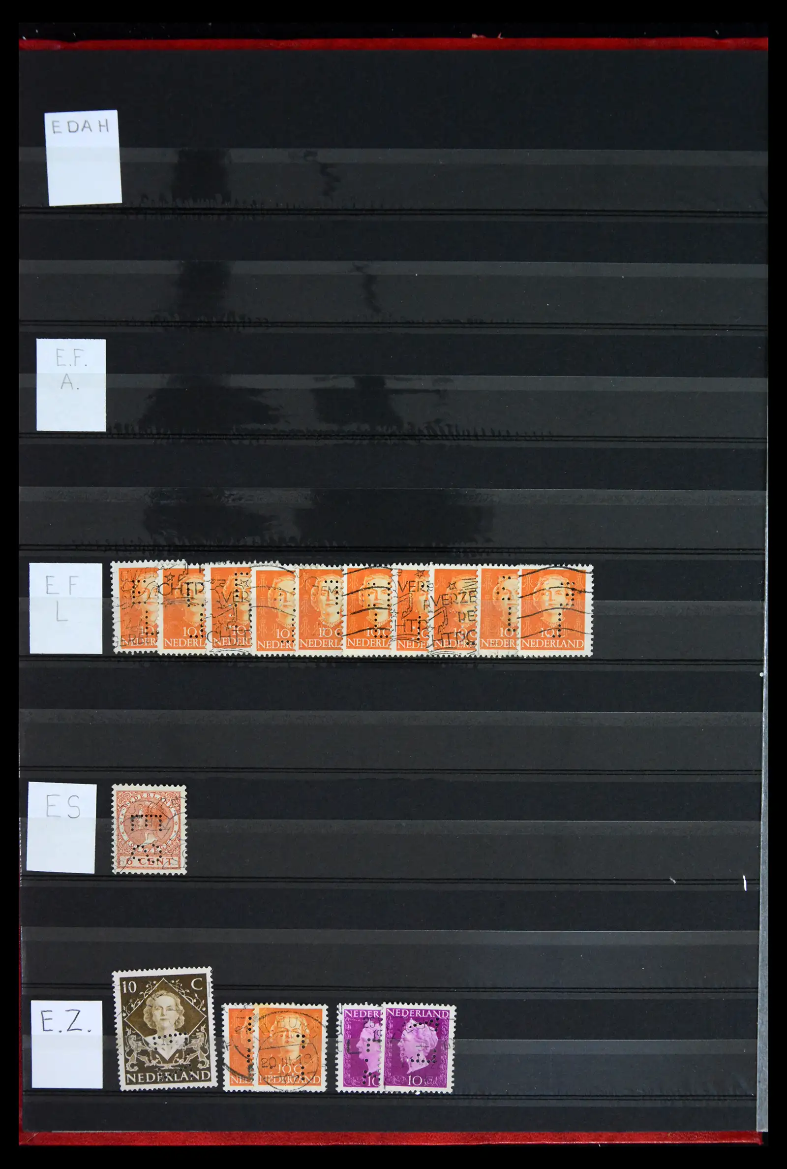 42202 0042 - Postzegelverzameling 42202 Nederland perfins 1891-1960.