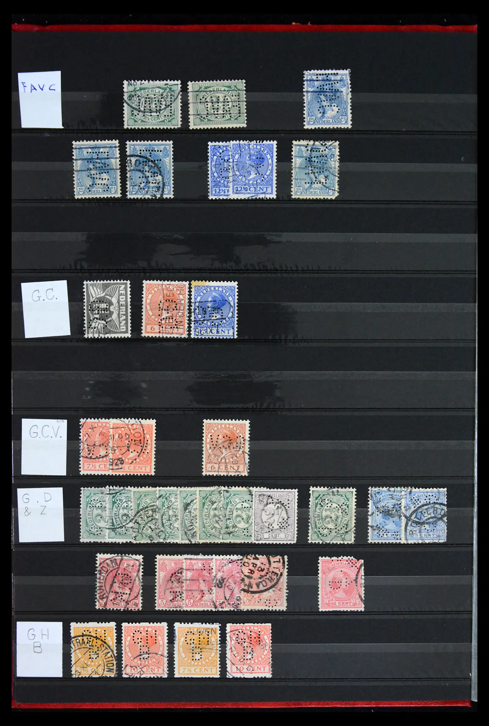 42202 0044 - Postzegelverzameling 42202 Nederland perfins 1891-1960.