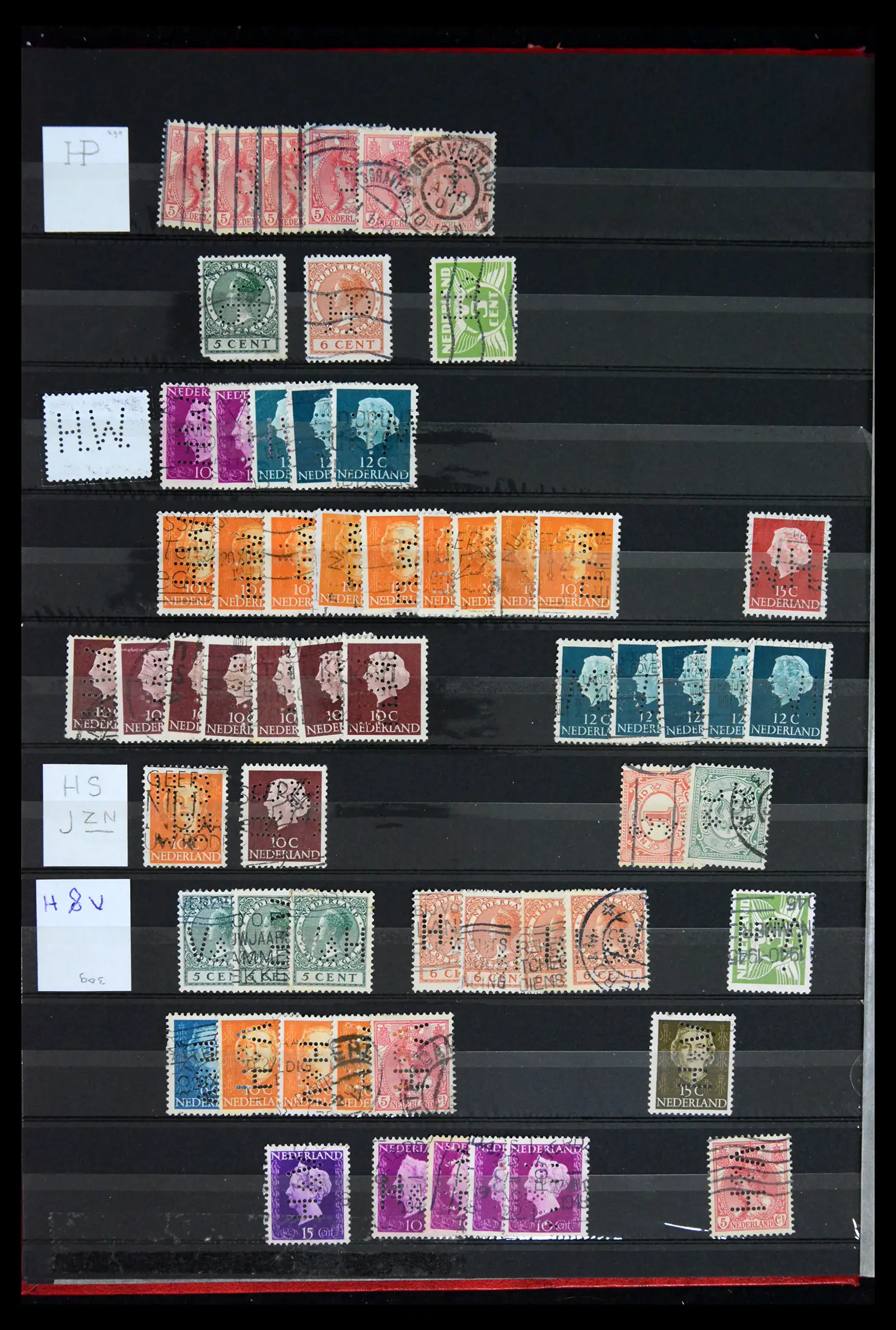 42202 0048 - Postzegelverzameling 42202 Nederland perfins 1891-1960.