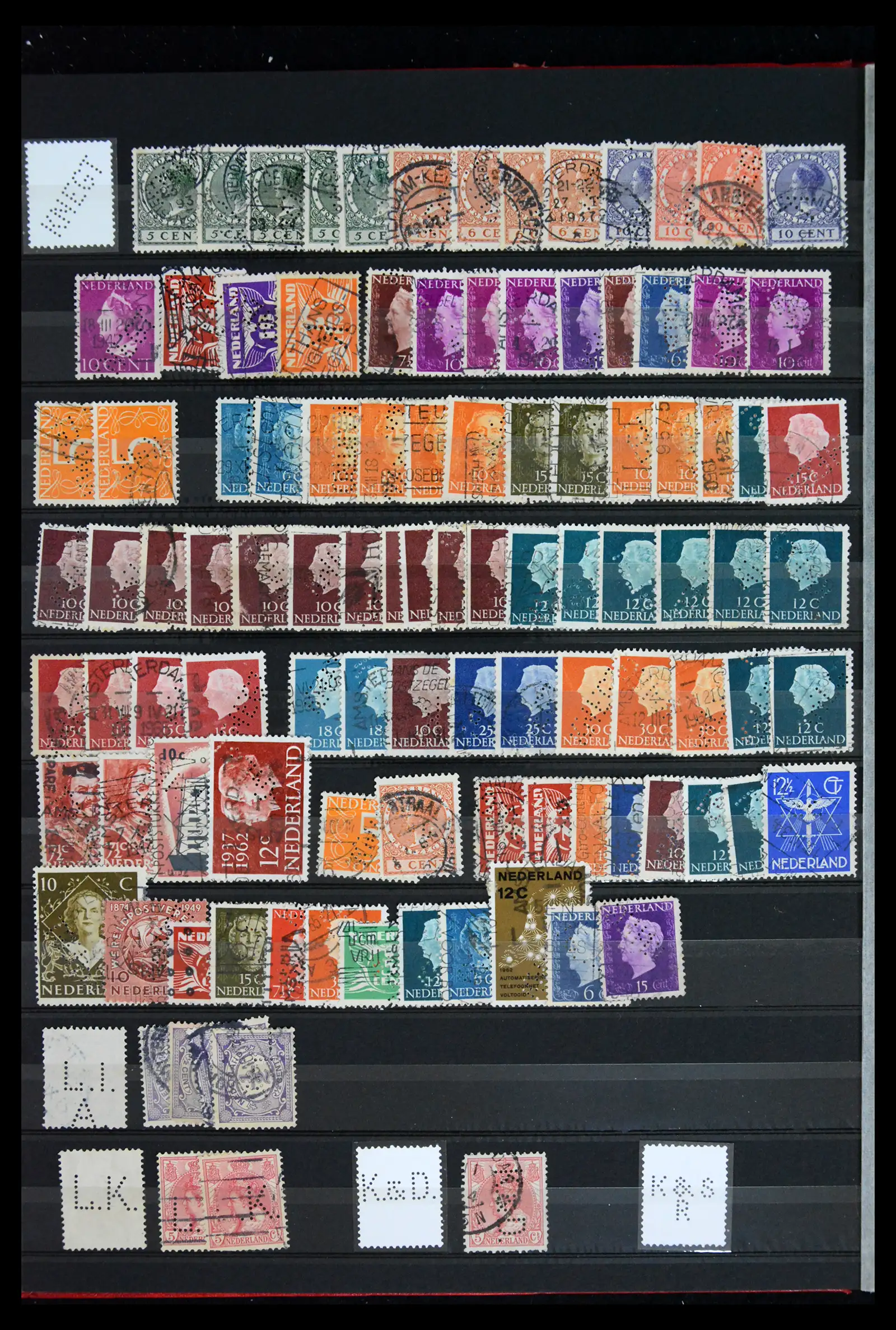 42202 0054 - Postzegelverzameling 42202 Nederland perfins 1891-1960.