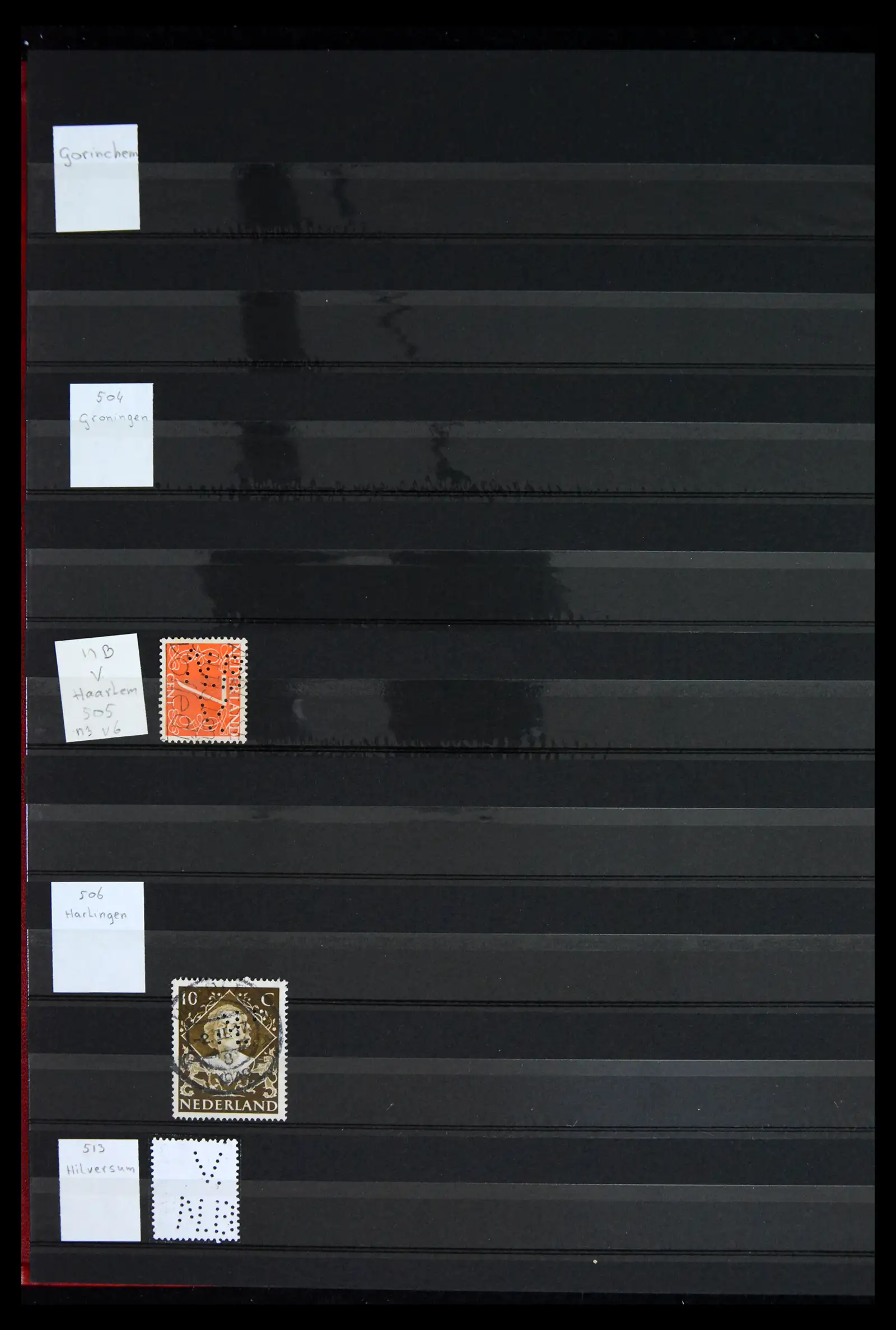 42202 0062 - Postzegelverzameling 42202 Nederland perfins 1891-1960.