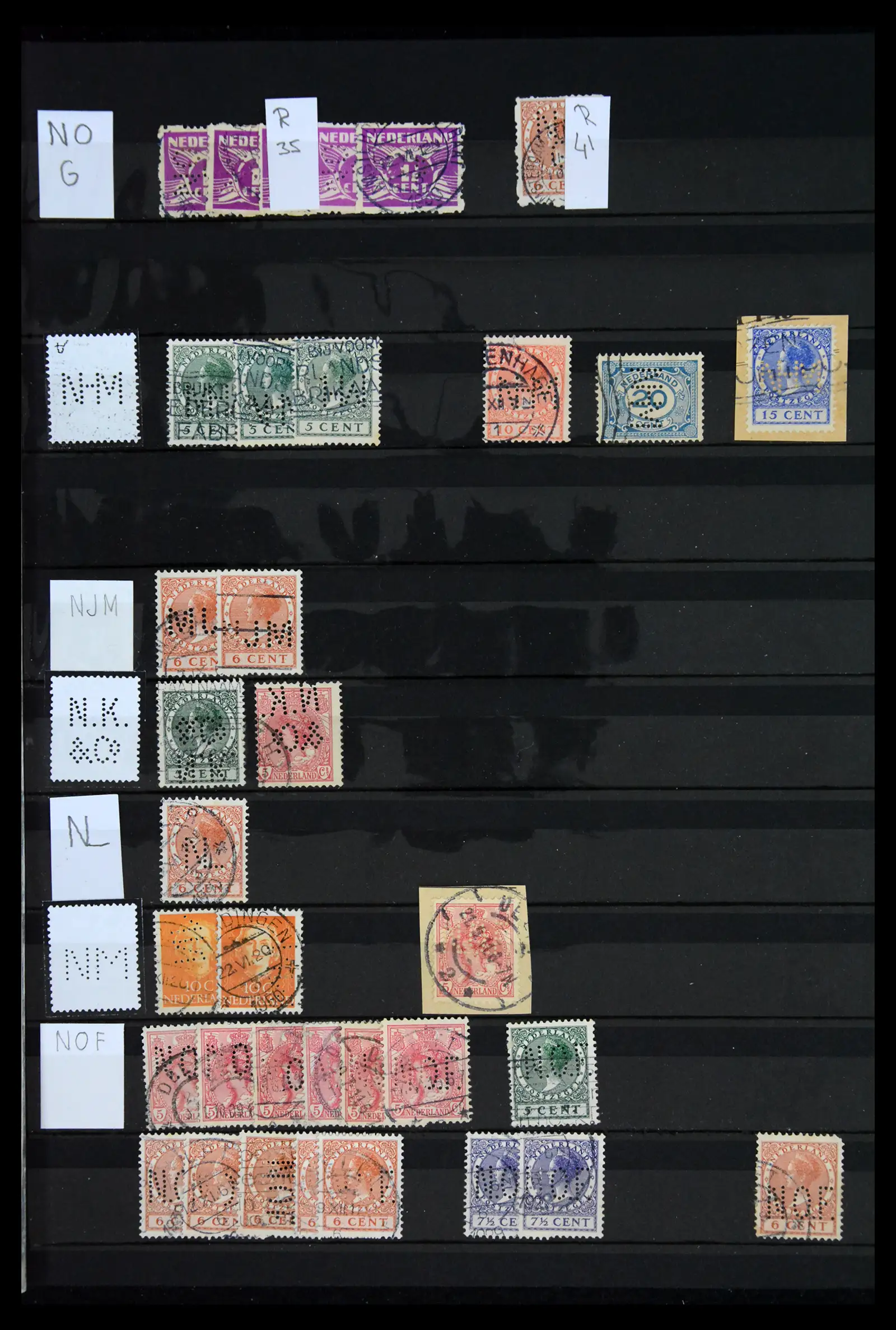 42202 0064 - Postzegelverzameling 42202 Nederland perfins 1891-1960.