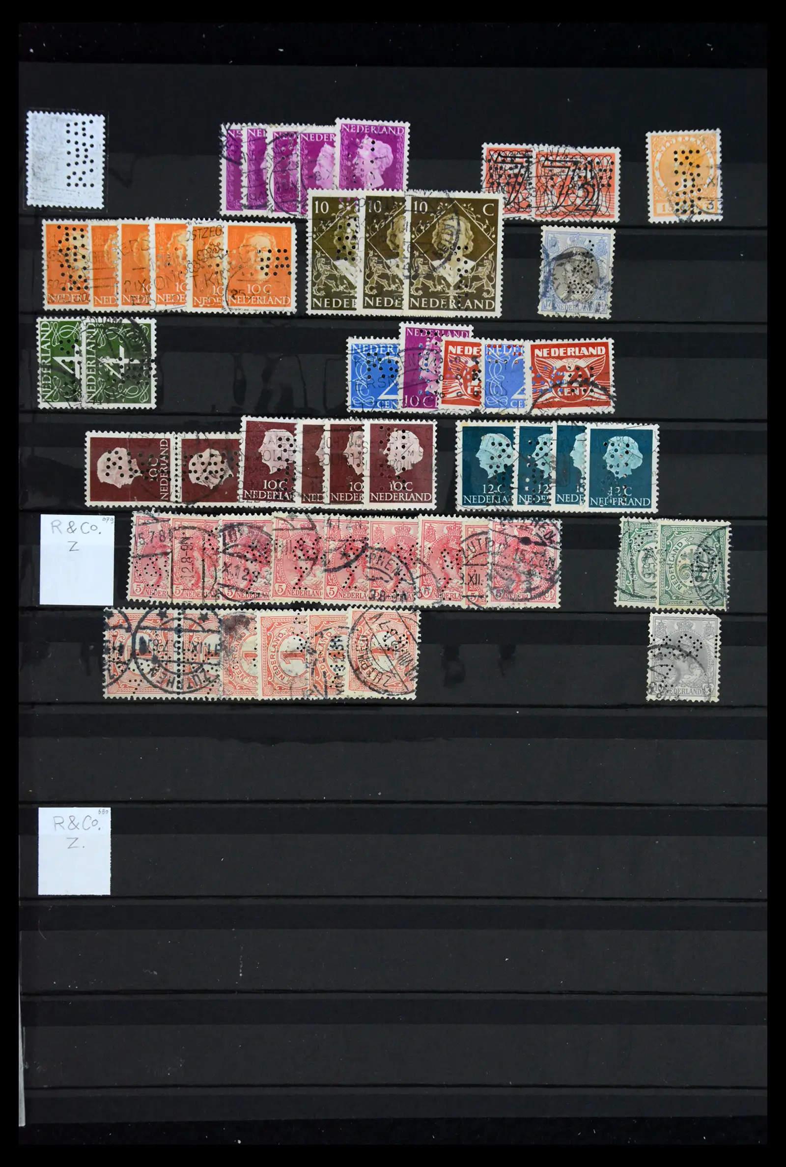 42202 0070 - Postzegelverzameling 42202 Nederland perfins 1891-1960.
