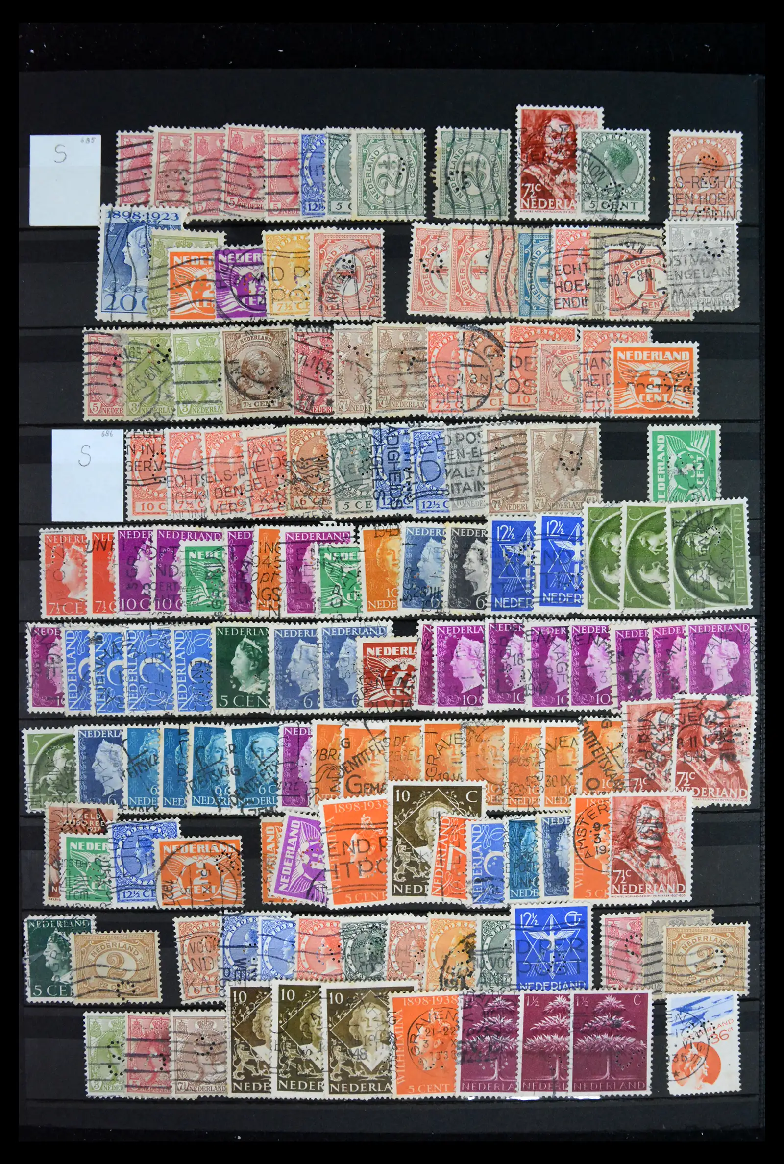 42202 0071 - Postzegelverzameling 42202 Nederland perfins 1891-1960.