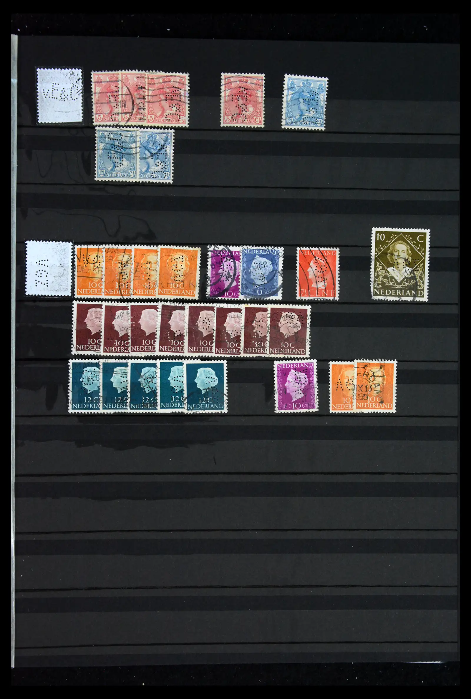 42202 0080 - Postzegelverzameling 42202 Nederland perfins 1891-1960.
