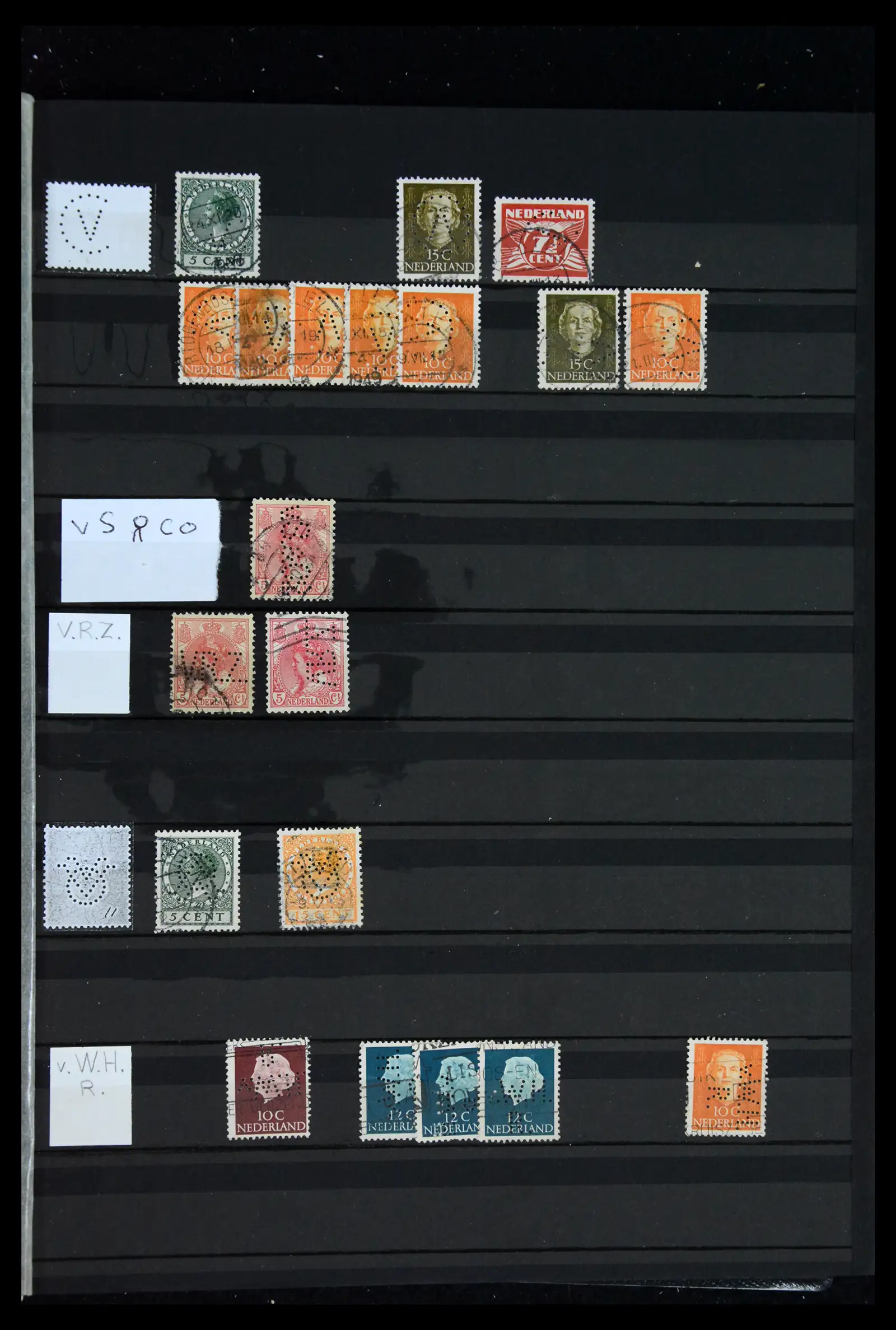 42202 0083 - Postzegelverzameling 42202 Nederland perfins 1891-1960.