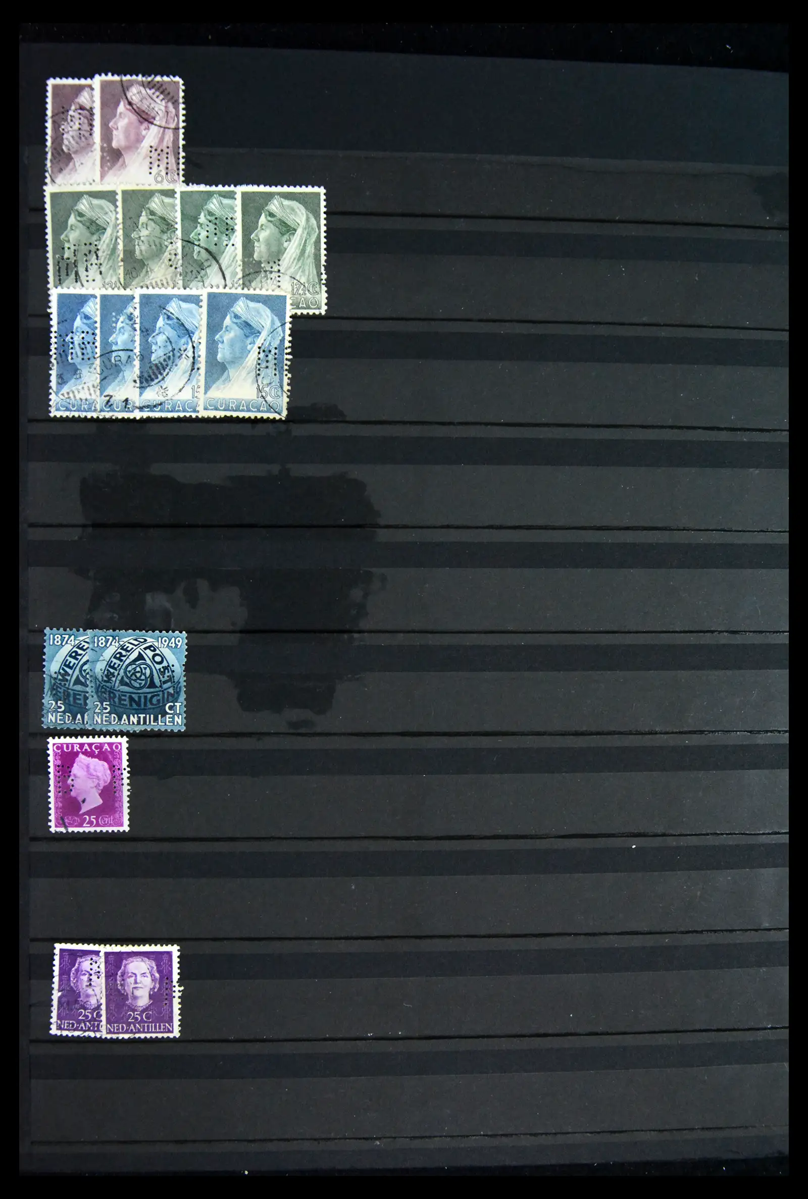 42202 0091 - Postzegelverzameling 42202 Nederland perfins 1891-1960.