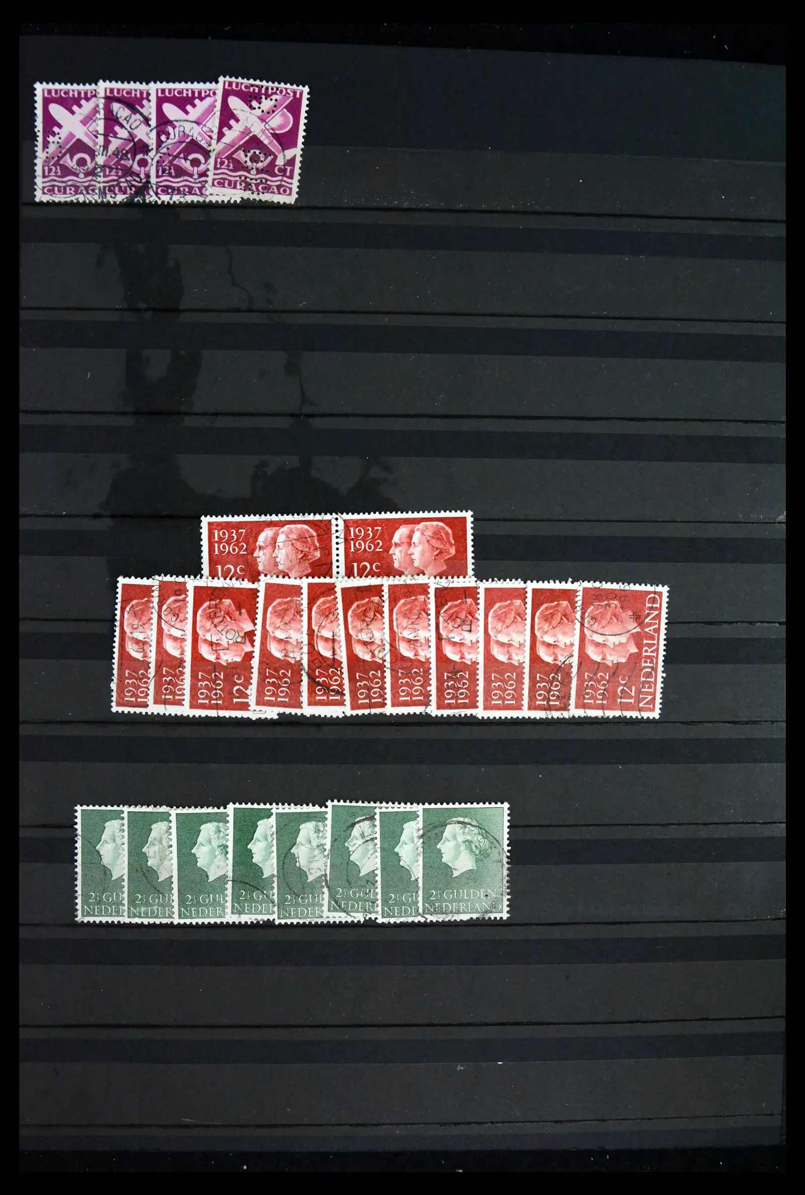42202 0093 - Postzegelverzameling 42202 Nederland perfins 1891-1960.