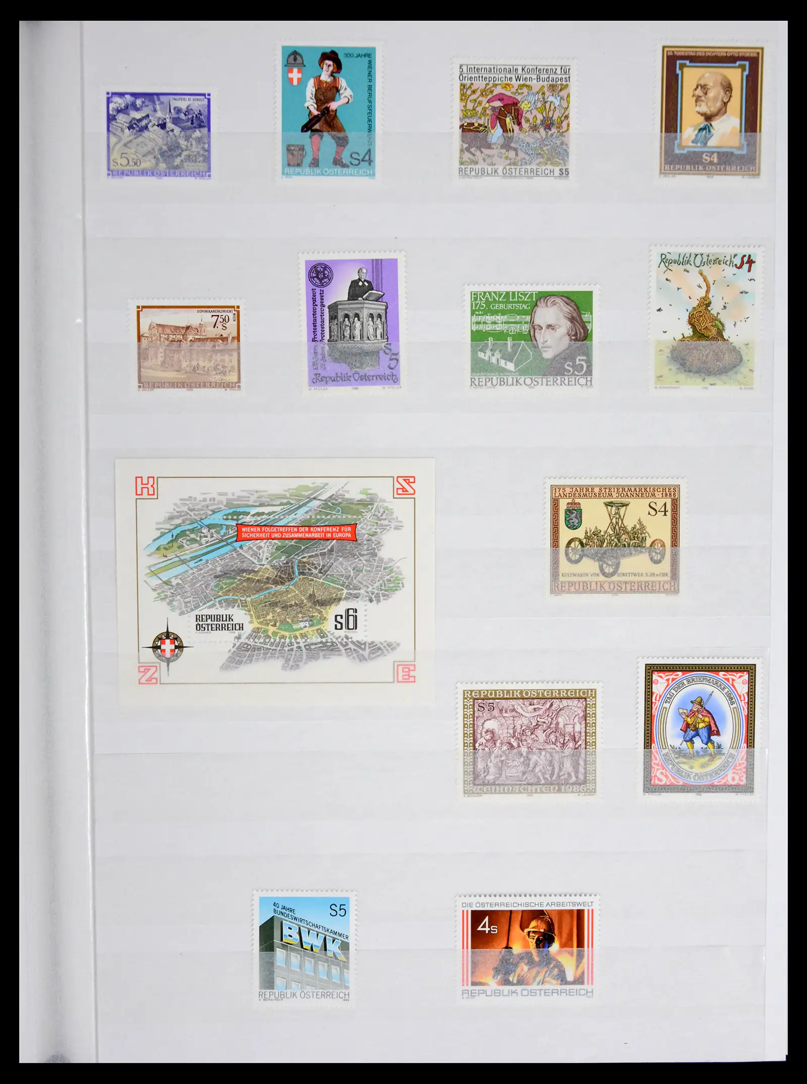 42226 0100 - Postzegelverzameling 42226 Oostenrijk 1918-2009.