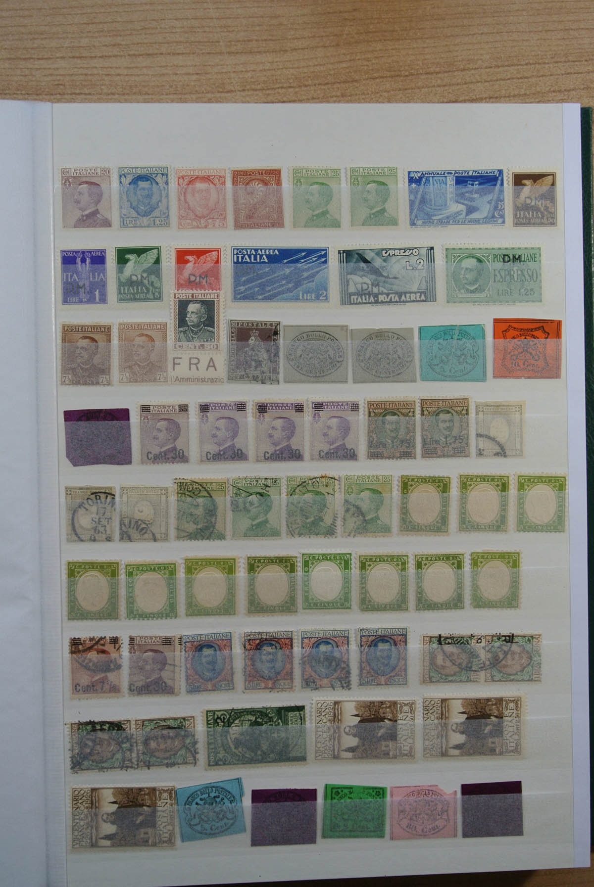 Postzegelverzameling 24785 Italië en gebieden. 24785 Italië en gebieden. - Afbeelding 1