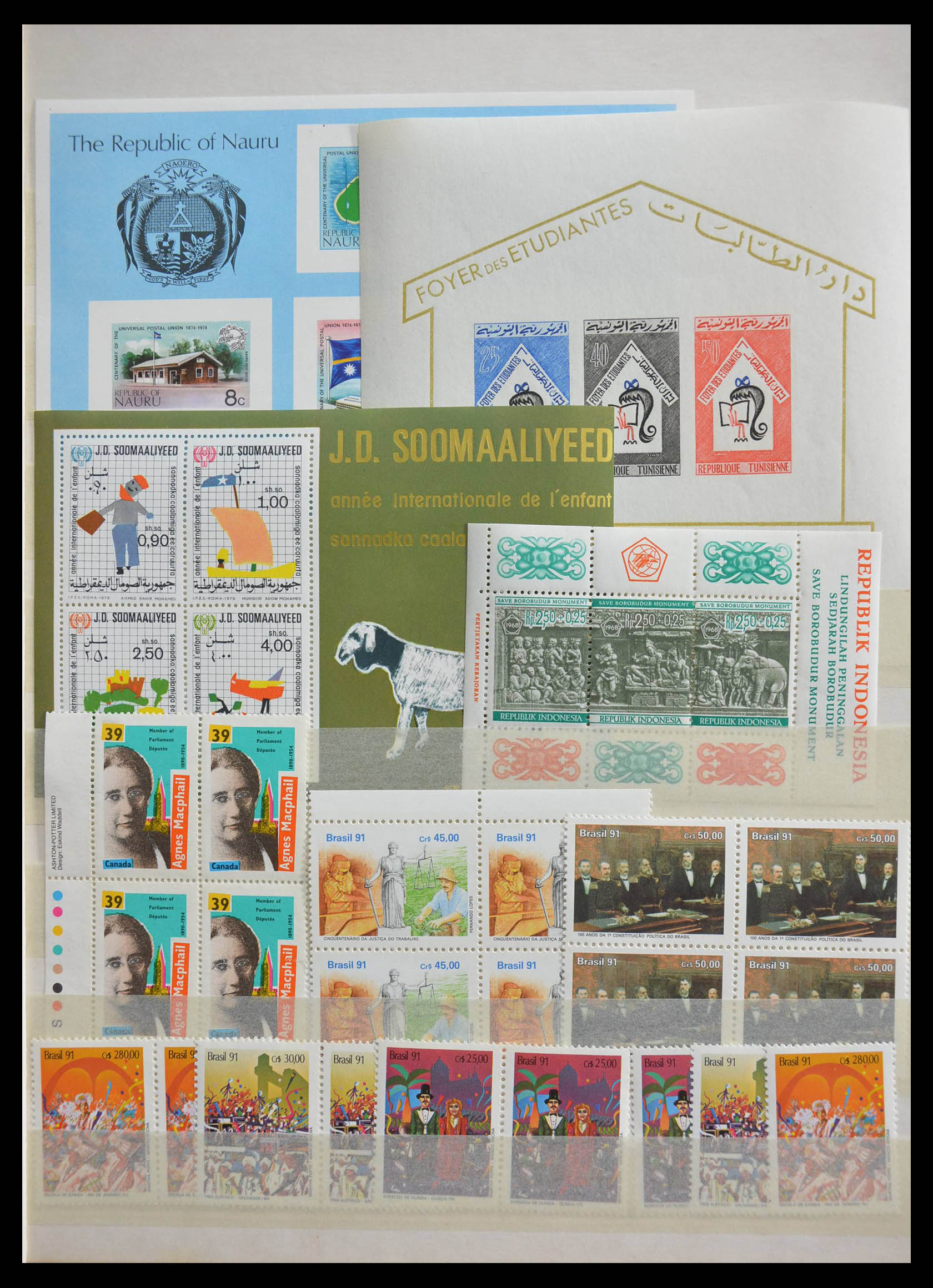 28537 Wereld postfris.