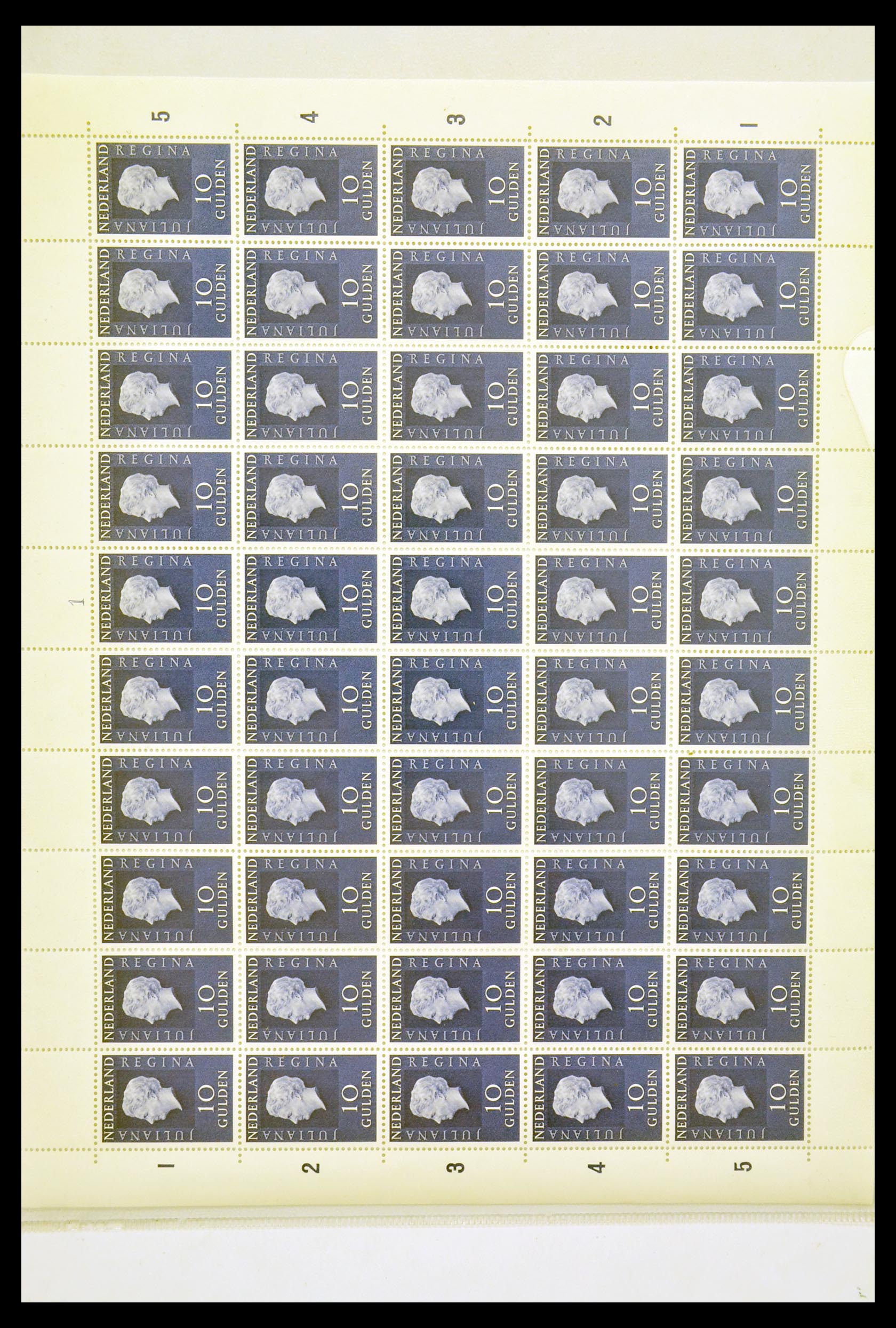 Postzegelverzameling 30124 Nederland 1969-1972. 30124 Nederland 1969-1972. - Afbeelding 1