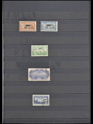 Postzegelverzameling 33495 Frankrijk back of the book 1870-1950.