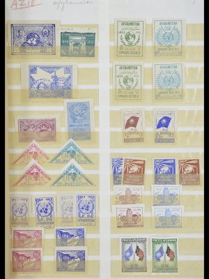 Postzegelverzameling 33712 Azië en Afrika 1950-1970.