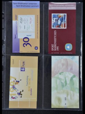 Foto van Postzegelverzameling 34317 Duitsland privé postzegelboekjes 1983-2000.