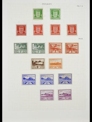Foto van Postzegelverzameling 34343 Jersey en Isle of Man 1940-2015.