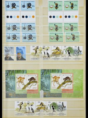 34411 Australië 1974-2011.