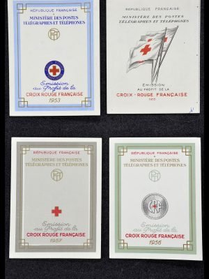 34666 Frankrijk Rode Kruis postzegelboekjes 1953-2000.