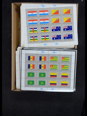 36267 Verenigde Naties vlaggenvellen 1980-2001.