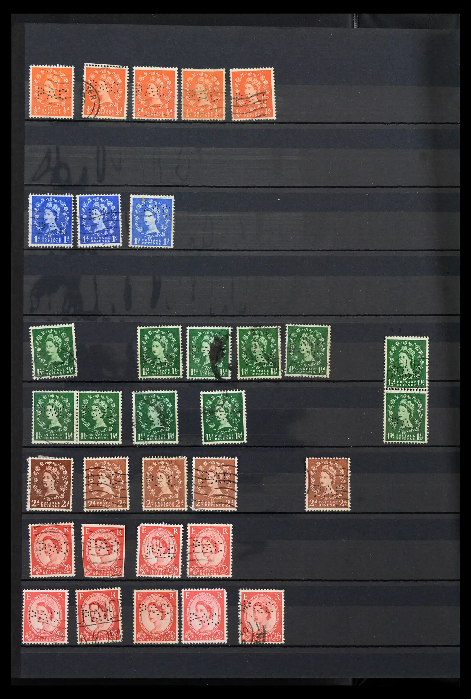 41999 Engeland perfins 1950-2000